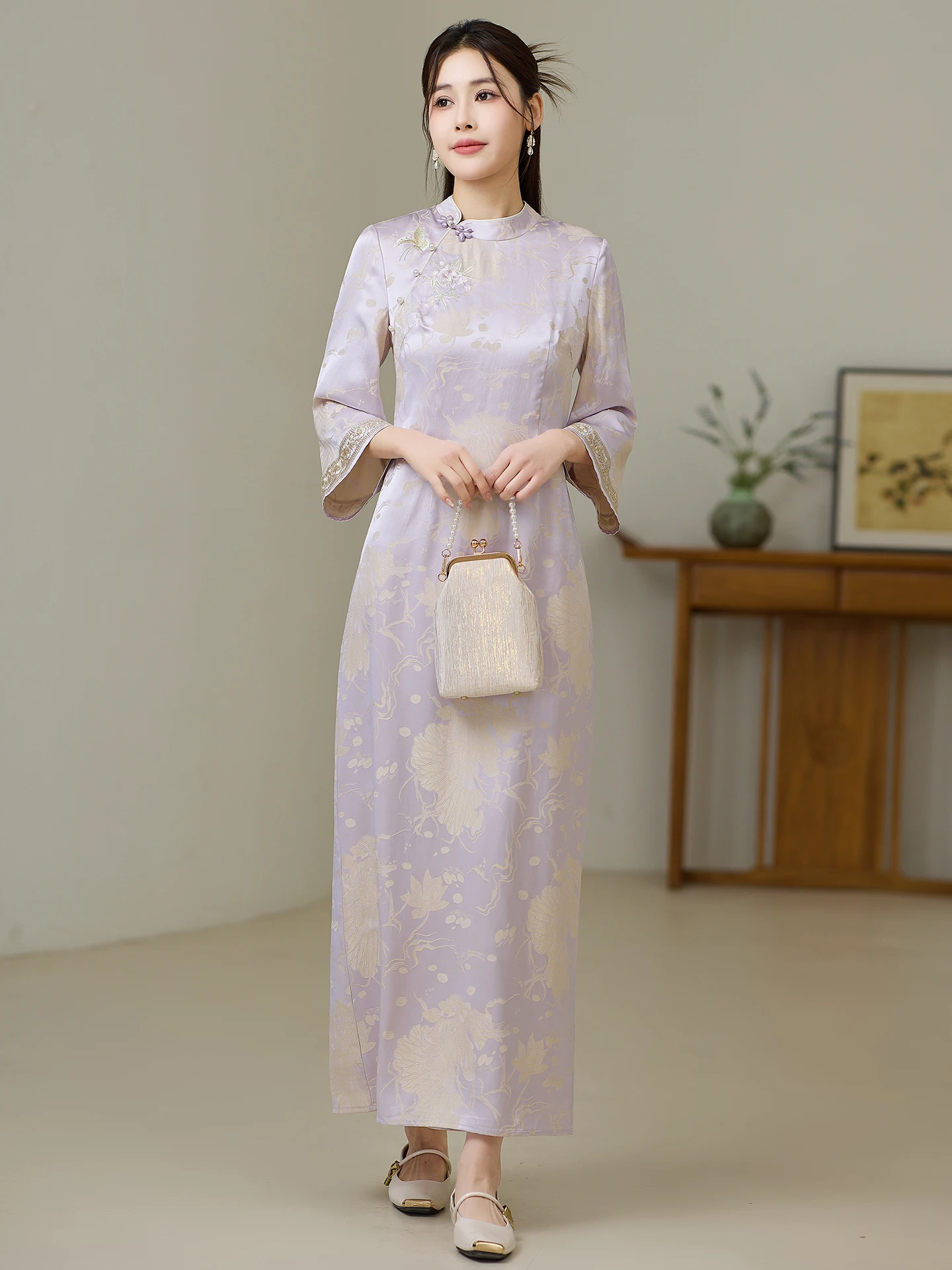 Purple Embroidered Dress Women's New Chinese Style Long Qipao 2026 New Version Improved National Style Daily Retro ...
Purple Embroidered Dress Women's New Chinese Style Long Qipao 2026 New Version Improved National Style Daily Retro ...
