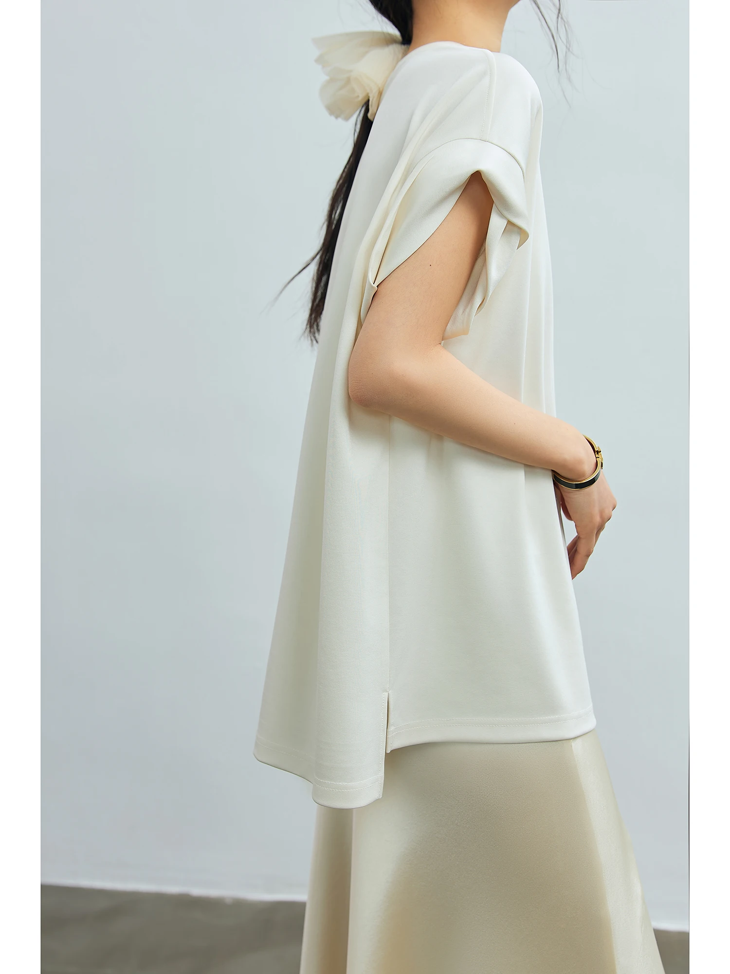 owyee Casual Sle Knitted Acetate ort Sve round Ne Loose Fit Women's T-irt Slimming Versatile Color Top
owyee Casual Sle Knitted Acetate ort Sve round Ne Loose Fit Women's T-irt Slimming Versatile Color Top