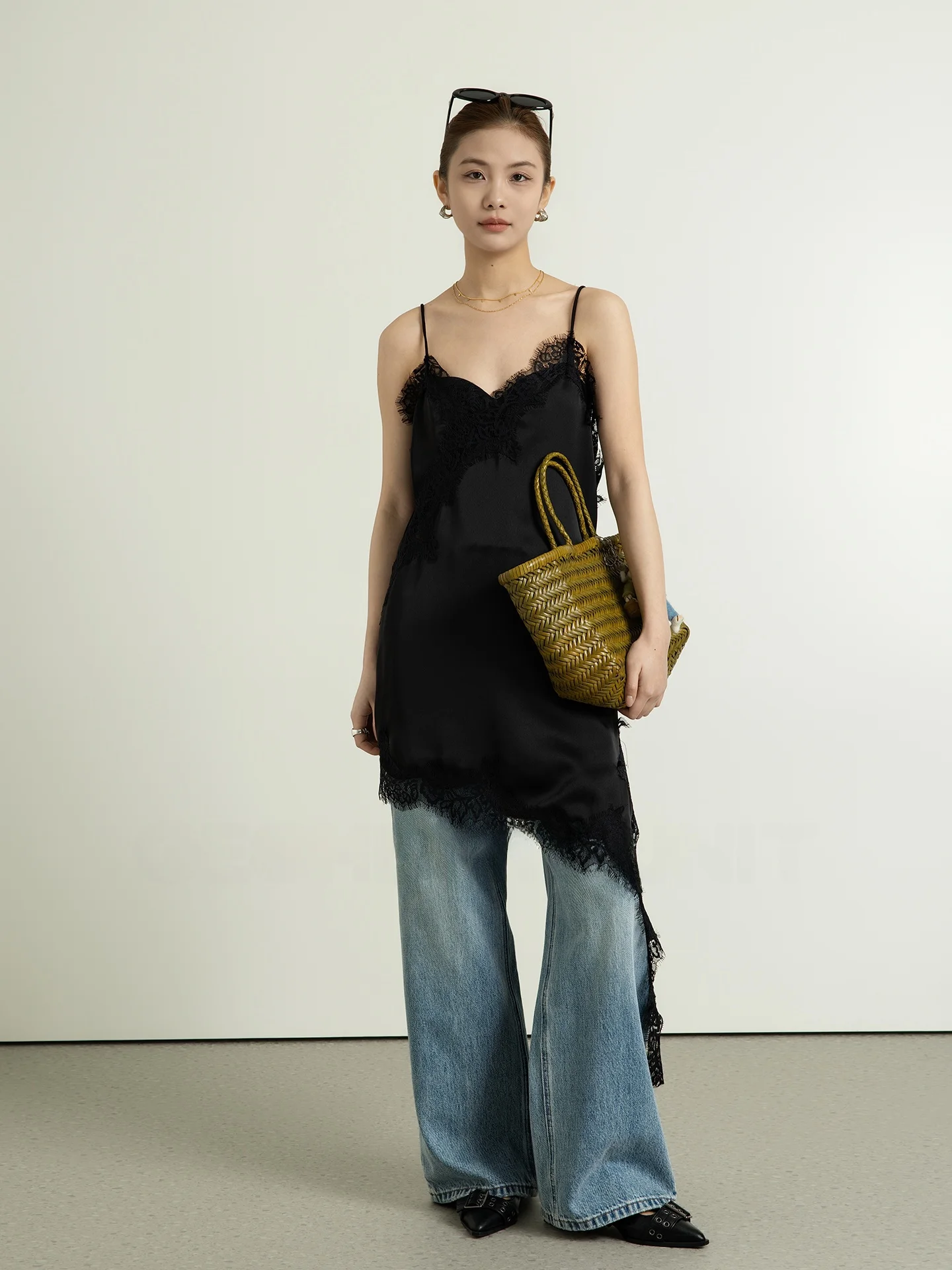 Женский повседневный топ с геометрическим кружевом, V-образным вырезом, тонкими бретелями, асимметричным подолом, длиной миди, из полиэстера
Женский повседневный топ с геометрическим кружевом, V-образным вырезом, тонкими бретелями, асимметричным подолом, длиной миди, из полиэстера