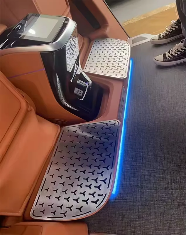 Vito W447 / V260 Luxury Front Armrest Box ABS Leather Center Console Storage USB Charger Cup Holder Rotatable Easy Install Car
Vito W447 / V260 Luxury Front Armrest Box ABS Leather Center Console Storage USB Charger Cup Holder Rotatable Easy Install Car