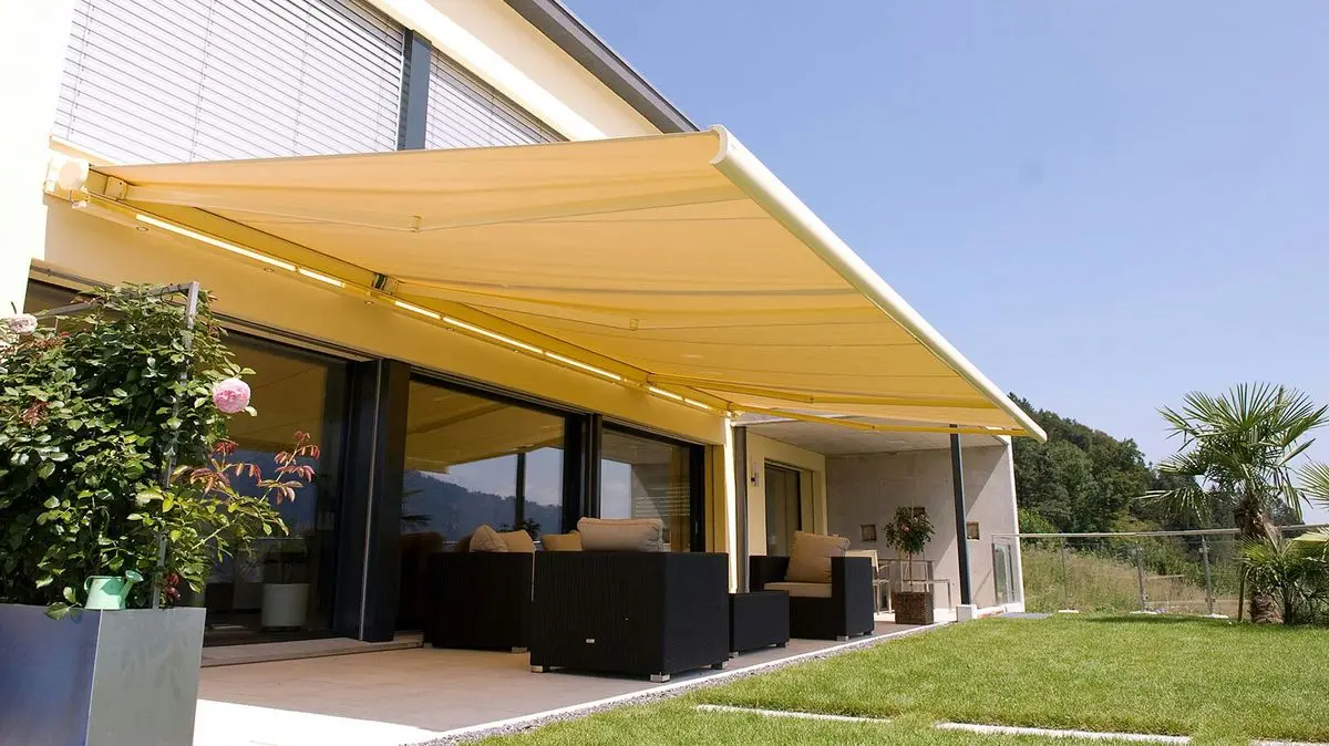 Customized Large Size Outdoor Rainproof Sunshade Manual and Electric Easy To Install Garden Awning Suitable for Use in Stores
Customized Large Size Outdoor Rainproof Sunshade Manual and Electric Easy To Install Garden Awning Suitable for Use in Stores