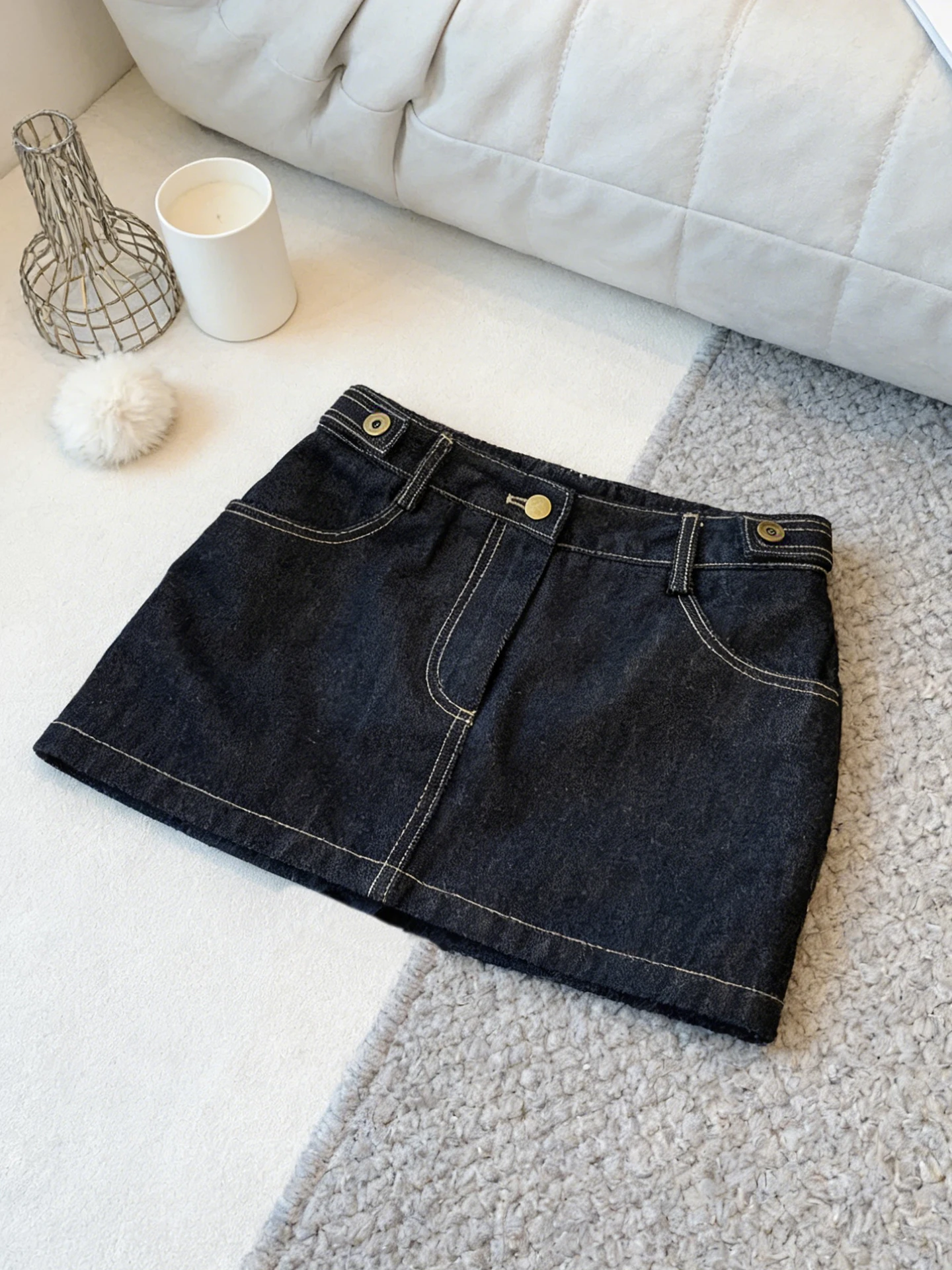 Корейская джинсовая юбка на молнии, повседневная, женская, летняя, новая модная, красивая, А-силуэт, со средней талией
Корейская джинсовая юбка на молнии, повседневная, женская, летняя, новая модная, красивая, А-силуэт, со средней талией