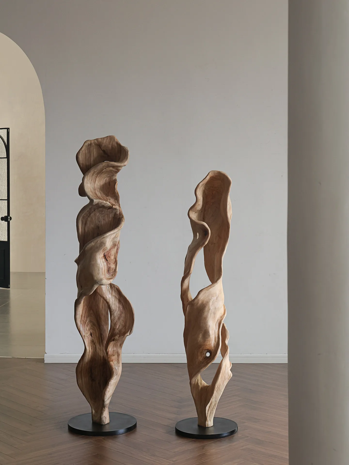 Wood carving ornaments Floor decoration Sales office Entrance Sculpture artwork
Wood carving ornaments Floor decoration Sales office Entrance Sculpture artwork