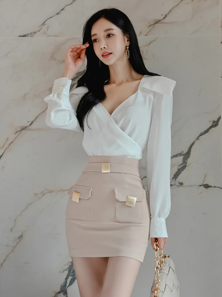 New Spring Autumn Sexy 2 Pieces Outfits Elegant Women Chic White V-Neck Tops Shirt Blouse Femme High Waist Mini Skirt Mujer Sets
New Spring Autumn Sexy 2 Pieces Outfits Elegant Women Chic White V-Neck Tops Shirt Blouse Femme High Waist Mini Skirt Mujer Sets