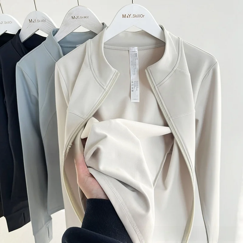 Skin-Friendly Thin Velvet Training Top with Autumn Winter Collar for Sports Yoga Fitness Slim Fit Slimming Clothing
Skin-Friendly Thin Velvet Training Top with Autumn Winter Collar for Sports Yoga Fitness Slim Fit Slimming Clothing