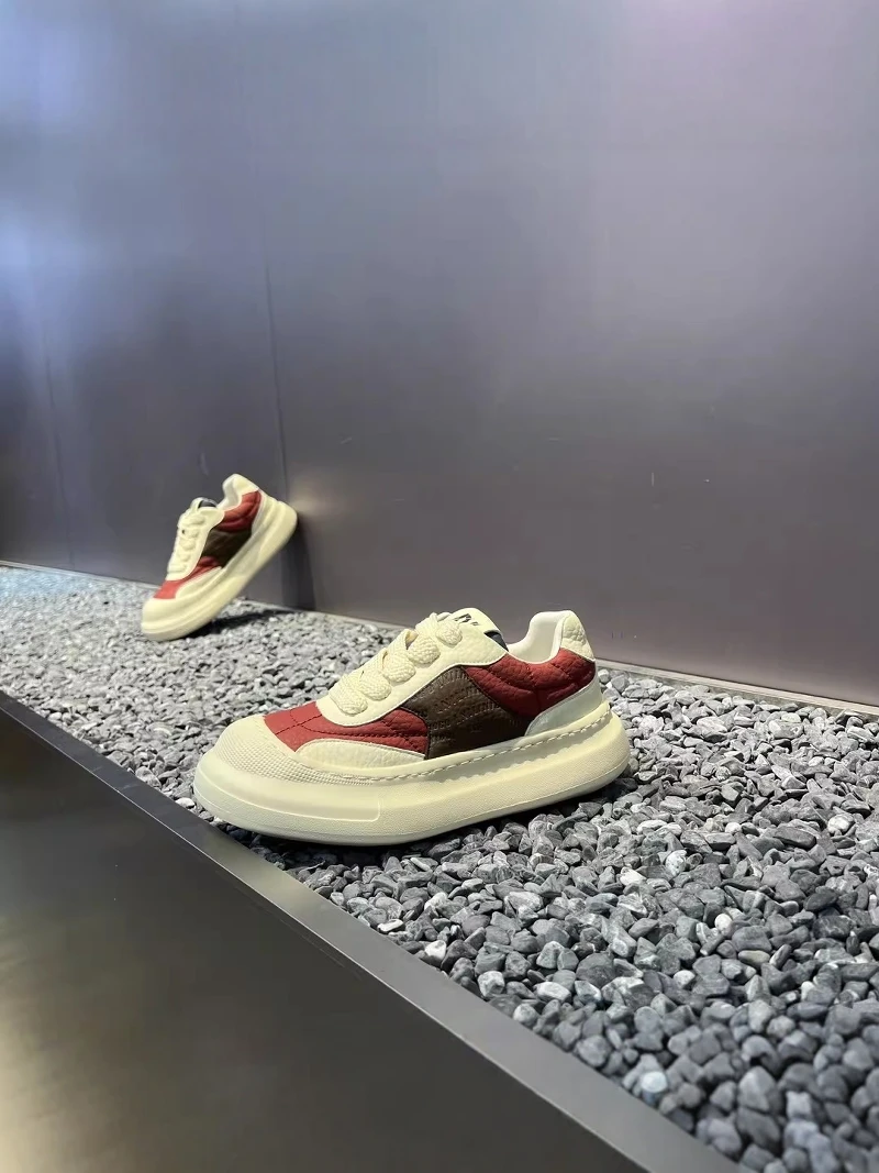 Men's Summer Original Trendy Bread Head Shoes Casual Sports Flat Thick Bottom Fashionable Shoes for Youth Outdoor Leisure
Men's Summer Original Trendy Bread Head Shoes Casual Sports Flat Thick Bottom Fashionable Shoes for Youth Outdoor Leisure