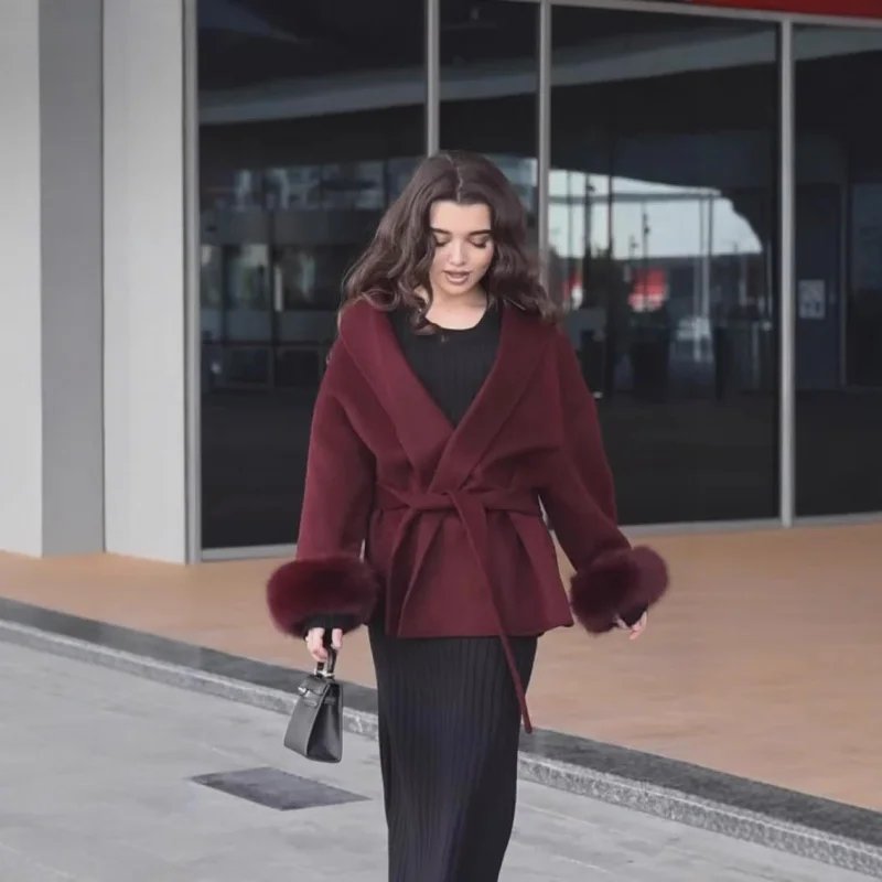 2025Spring New Style Elegant Fluffy Cuff Lapel Tie Coat
2025Spring New Style Elegant Fluffy Cuff Lapel Tie Coat