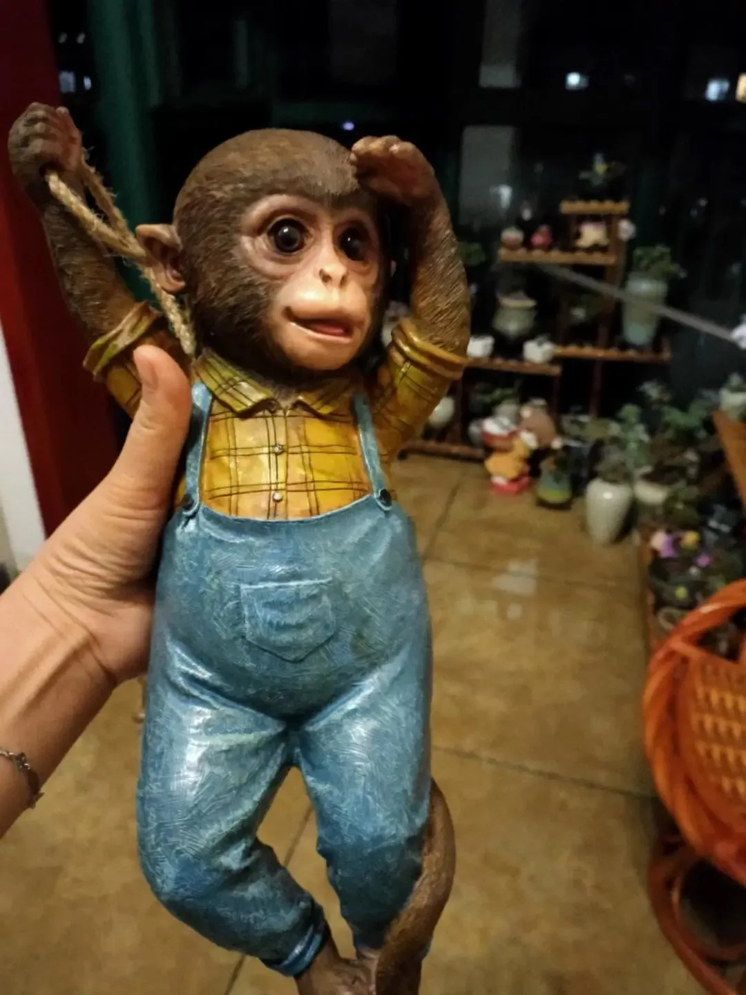 35cm Simulated resin monkey ornaments, garden decorations, yard tree decorations, outdoor pendants, creative animal ornaments
35cm Simulated resin monkey ornaments, garden decorations, yard tree decorations, outdoor pendants, creative animal ornaments