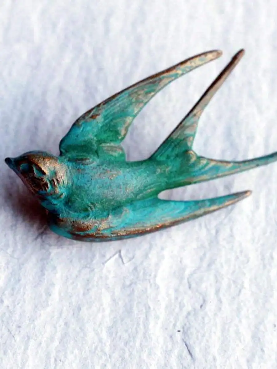 Retro Green Swallow Brooch For Women Daily Decoration
Retro Green Swallow Brooch For Women Daily Decoration