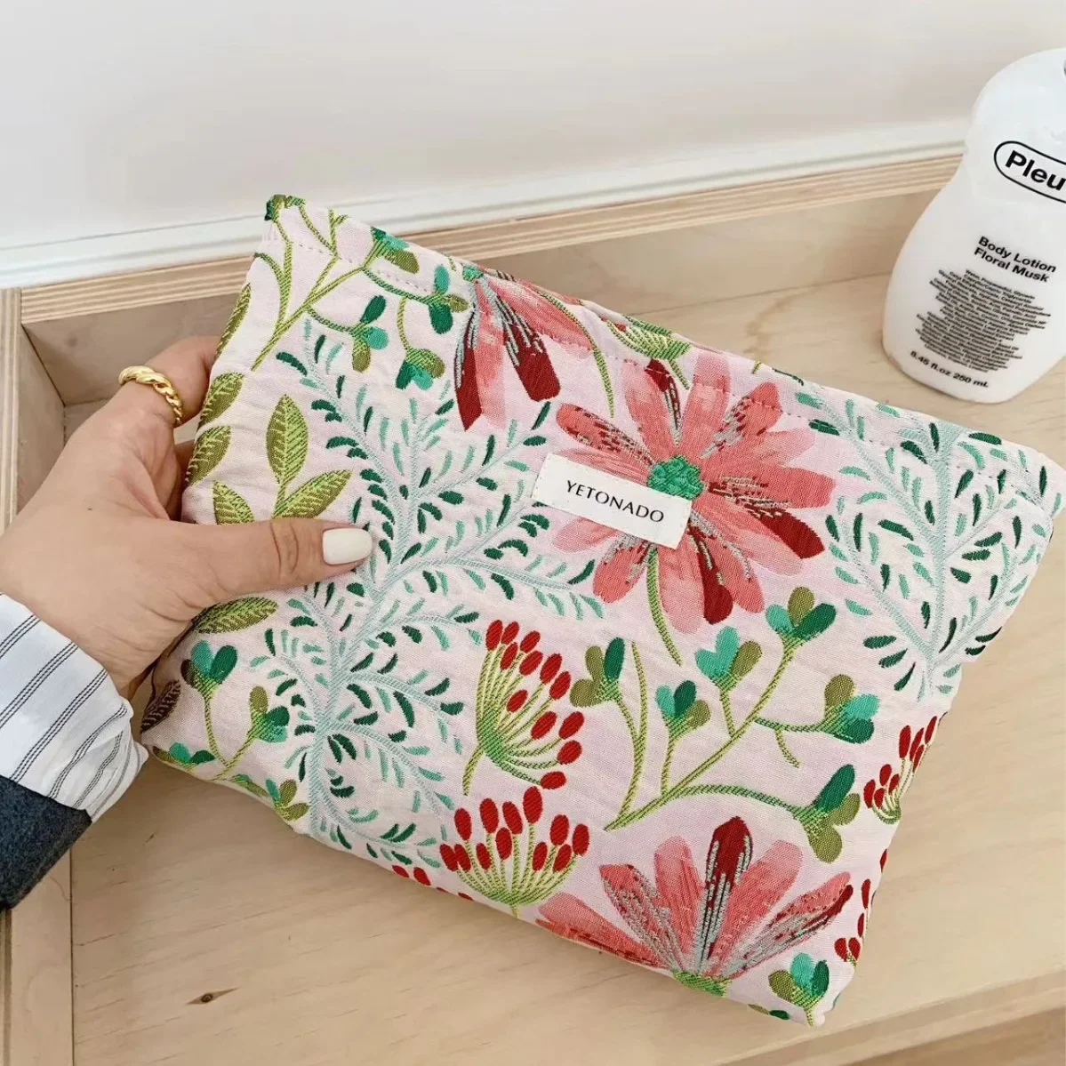High Quality Large Capacity Clutch Makeup Cosmetic Bag Toiletry Washbag Portable Storage Bag Travel Organizer
High Quality Large Capacity Clutch Makeup Cosmetic Bag Toiletry Washbag Portable Storage Bag Travel Organizer