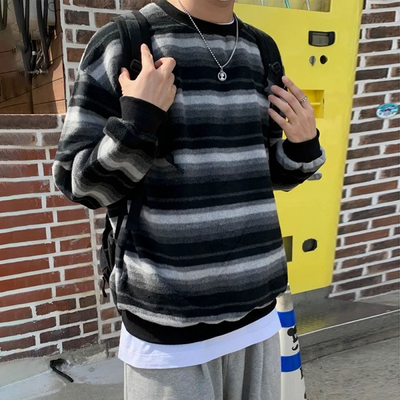 Korean Striped Sweater Men's Autumn New Round Neck Pullover Trendy Long-sleeved T-shirt Bottoming Shirt Loose Casual Clothes
Korean Striped Sweater Men's Autumn New Round Neck Pullover Trendy Long-sleeved T-shirt Bottoming Shirt Loose Casual Clothes