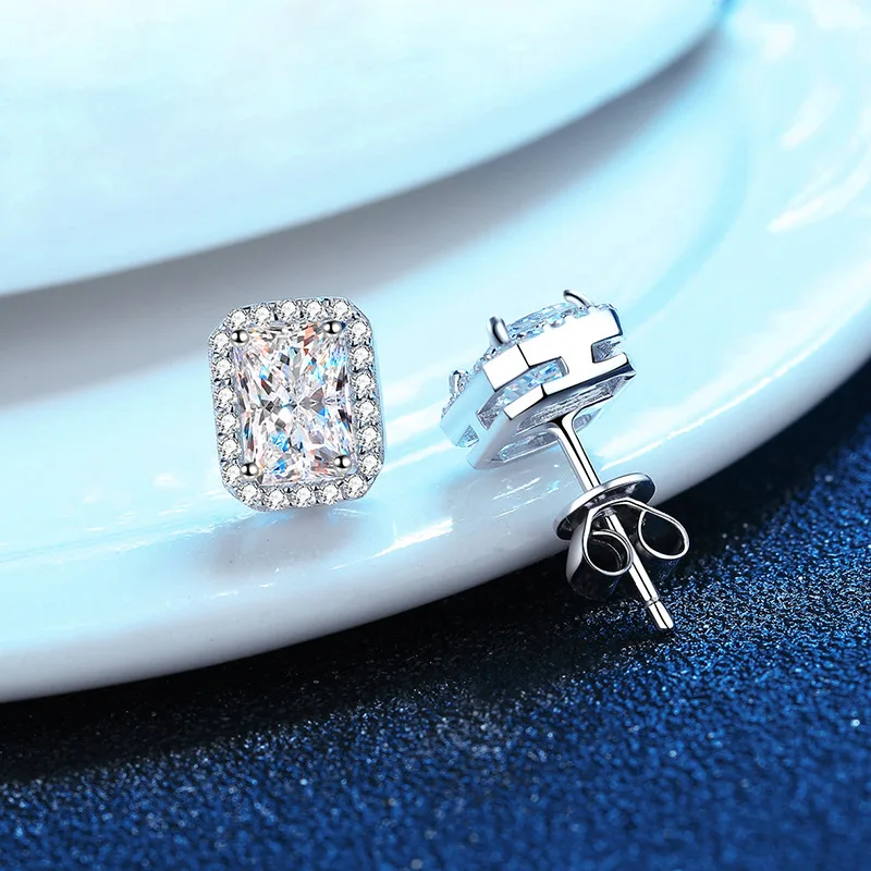 LioraGem Rectangular Moissanite Stud Earrings for Women, Emerald Radiant-Cut D-Color Moissanite Earrings Platinum PT950 Stamp
LioraGem Rectangular Moissanite Stud Earrings for Women, Emerald Radiant-Cut D-Color Moissanite Earrings Platinum PT950 Stamp
