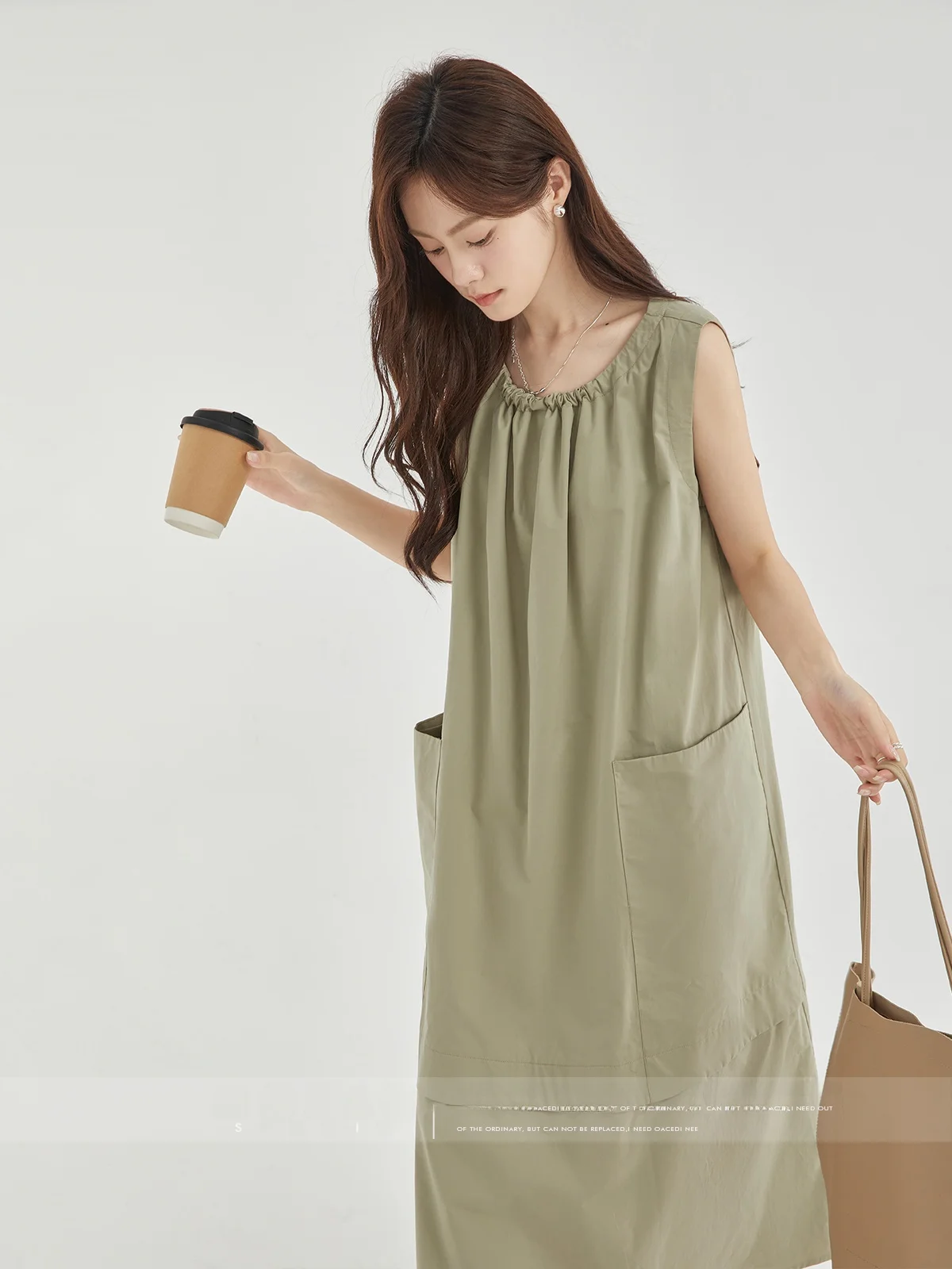 Новое летнее женское хлопковое платье MoZaic Loose Round Neck Svel Dr с двойным карманом, длинное, свободного кроя, простое, для повседневной носки
Новое летнее женское хлопковое платье MoZaic Loose Round Neck Svel Dr с двойным карманом, длинное, свободного кроя, простое, для повседневной носки