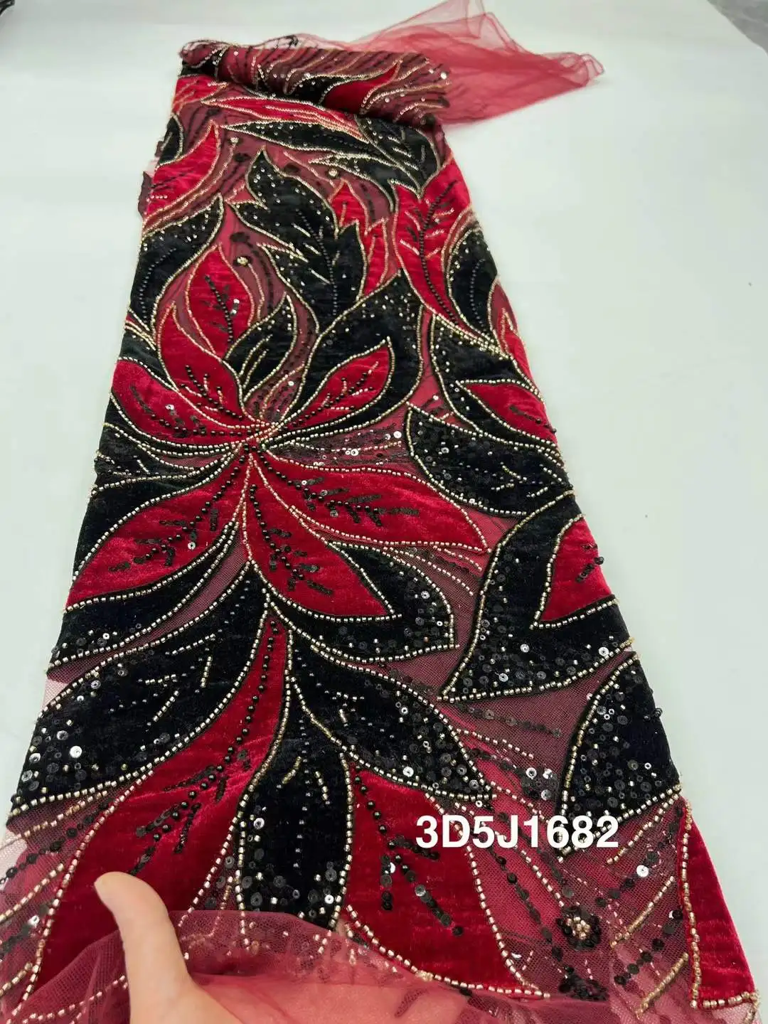 Luxury African Velvet Sequins Lace Fabric 2025 High Quality Lace Embroidery Tulle Mesh Fabric 5 Yards For Women Wedding Party
Luxury African Velvet Sequins Lace Fabric 2025 High Quality Lace Embroidery Tulle Mesh Fabric 5 Yards For Women Wedding Party