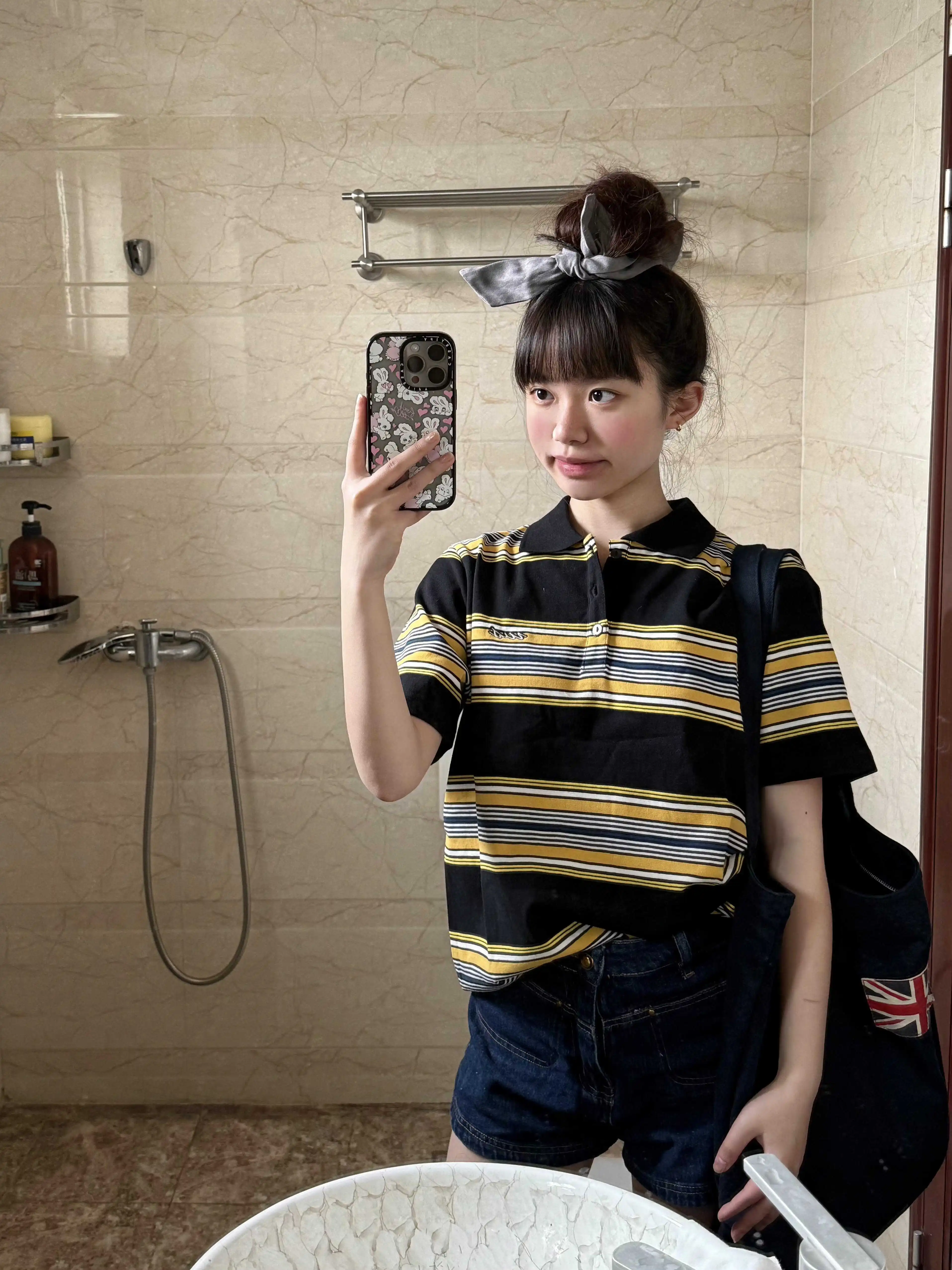 American Retro College Yellow Black Stripe Shirt Casual Versatile Slimming Couple Style Short Sleeve T-Shirt for Women
American Retro College Yellow Black Stripe Shirt Casual Versatile Slimming Couple Style Short Sleeve T-Shirt for Women
