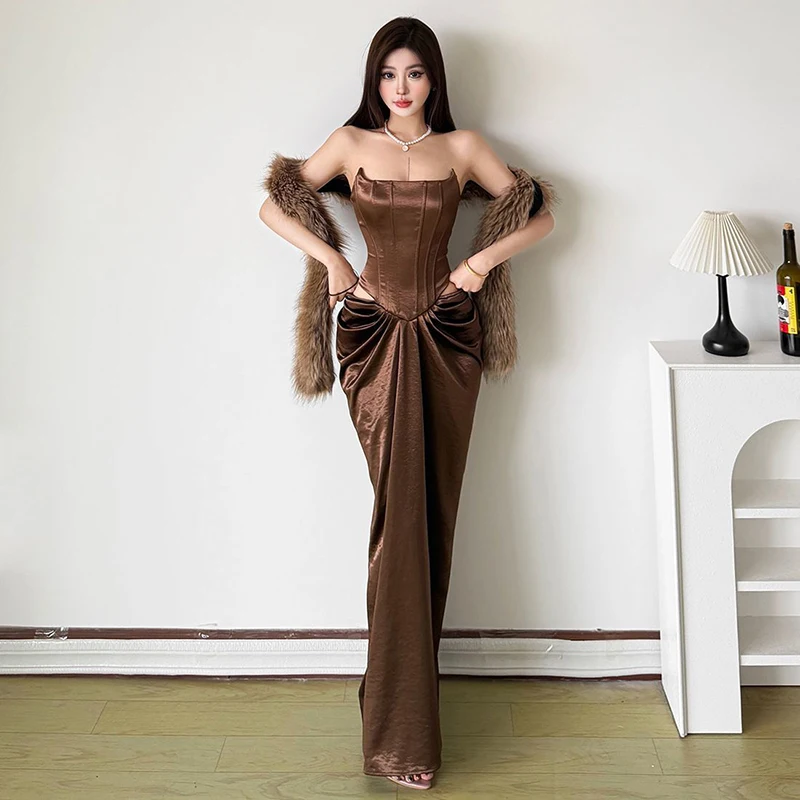 Irregular pleated sexy strapless dress women's summer new sexy hollow out design temperament slimming sleeveless long skirt
Irregular pleated sexy strapless dress women's summer new sexy hollow out design temperament slimming sleeveless long skirt