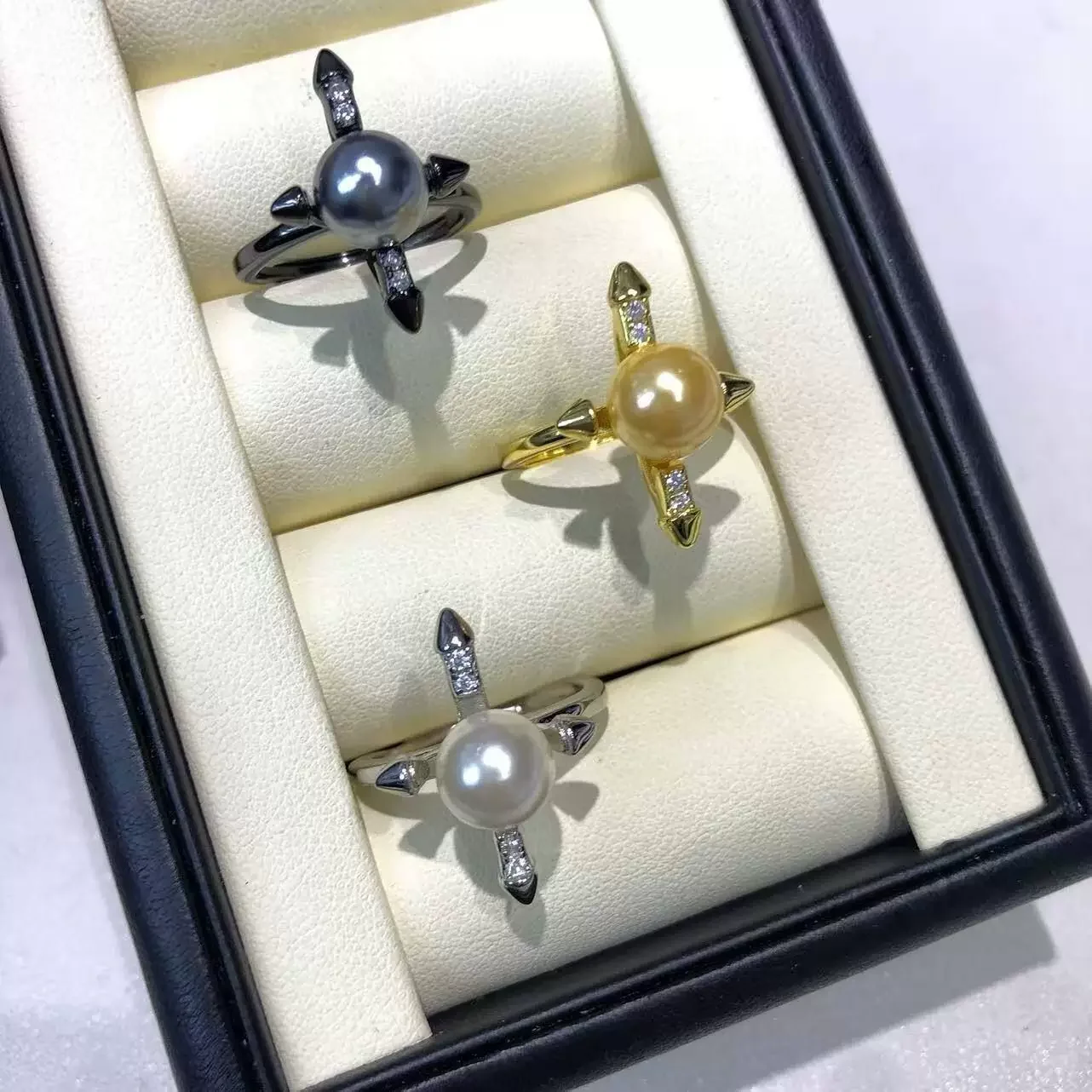New DIY pearl jewelry crucifix micro-inlaid through-body S925 sterling silver adjustable bead ring semi-finished empty base
New DIY pearl jewelry crucifix micro-inlaid through-body S925 sterling silver adjustable bead ring semi-finished empty base