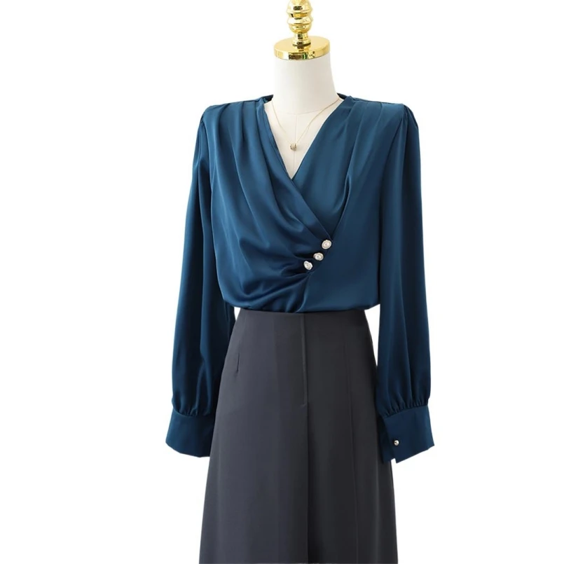 Fashion Temperament V Neck Pleated Shirt Women 2024 Spring Autumn New Design Satin Tops Office Ladies Long Sleeve Casual Blouses
Fashion Temperament V Neck Pleated Shirt Women 2024 Spring Autumn New Design Satin Tops Office Ladies Long Sleeve Casual Blouses