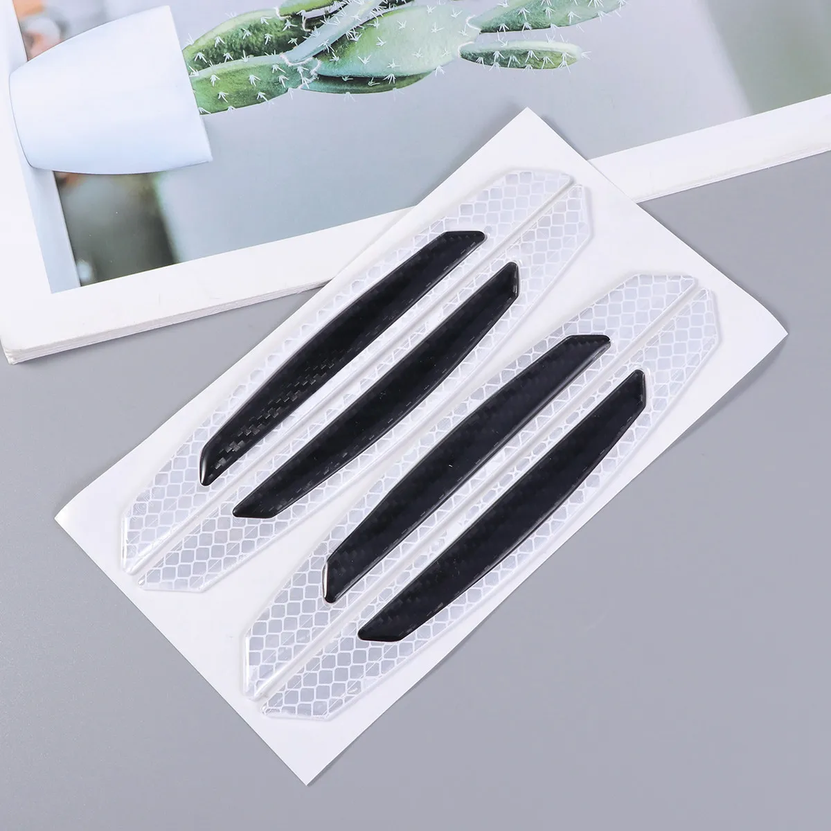 4pcs Car Door Edge Guard Reflective Night Protection Anti Collision Strip Durable Material Elastic Fit Easy Sticker Protectors
4pcs Car Door Edge Guard Reflective Night Protection Anti Collision Strip Durable Material Elastic Fit Easy Sticker Protectors