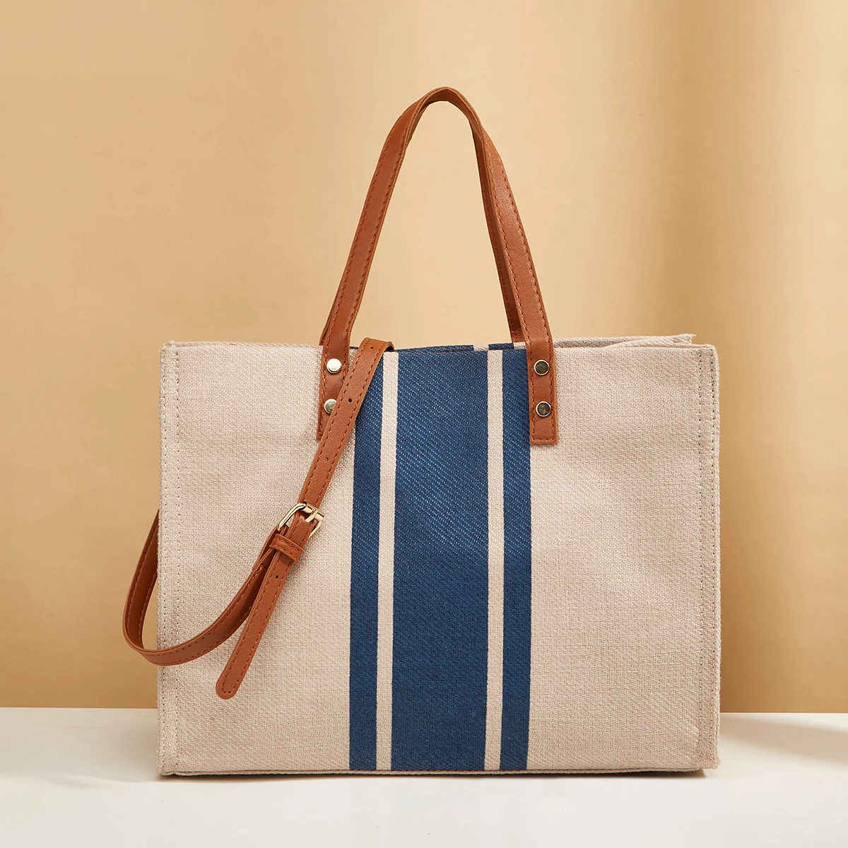 New Simple and Versatile Canvas Large Capacity Handheld Tote Bag Suitable for Commuting to Work and Business Travel
New Simple and Versatile Canvas Large Capacity Handheld Tote Bag Suitable for Commuting to Work and Business Travel