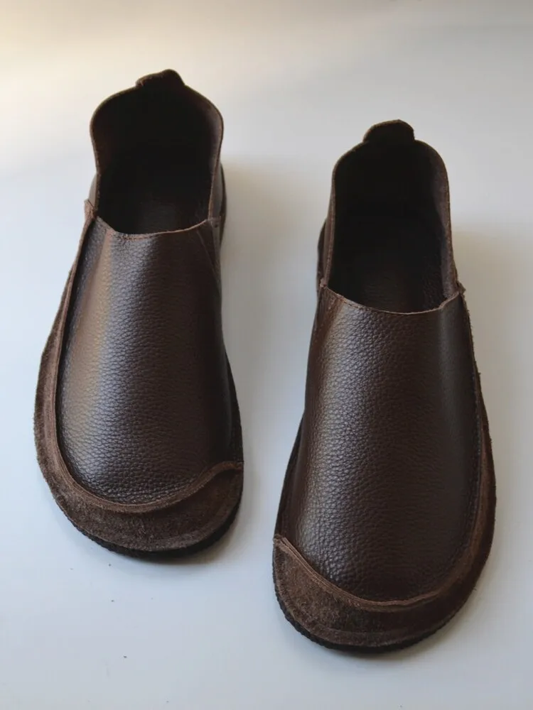 Men's One-piece Soft-soled Soft-leather Shoes with A Loose Fit Featuring A Retro and Laid-back Style Suitable for Casual Wear
Men's One-piece Soft-soled Soft-leather Shoes with A Loose Fit Featuring A Retro and Laid-back Style Suitable for Casual Wear