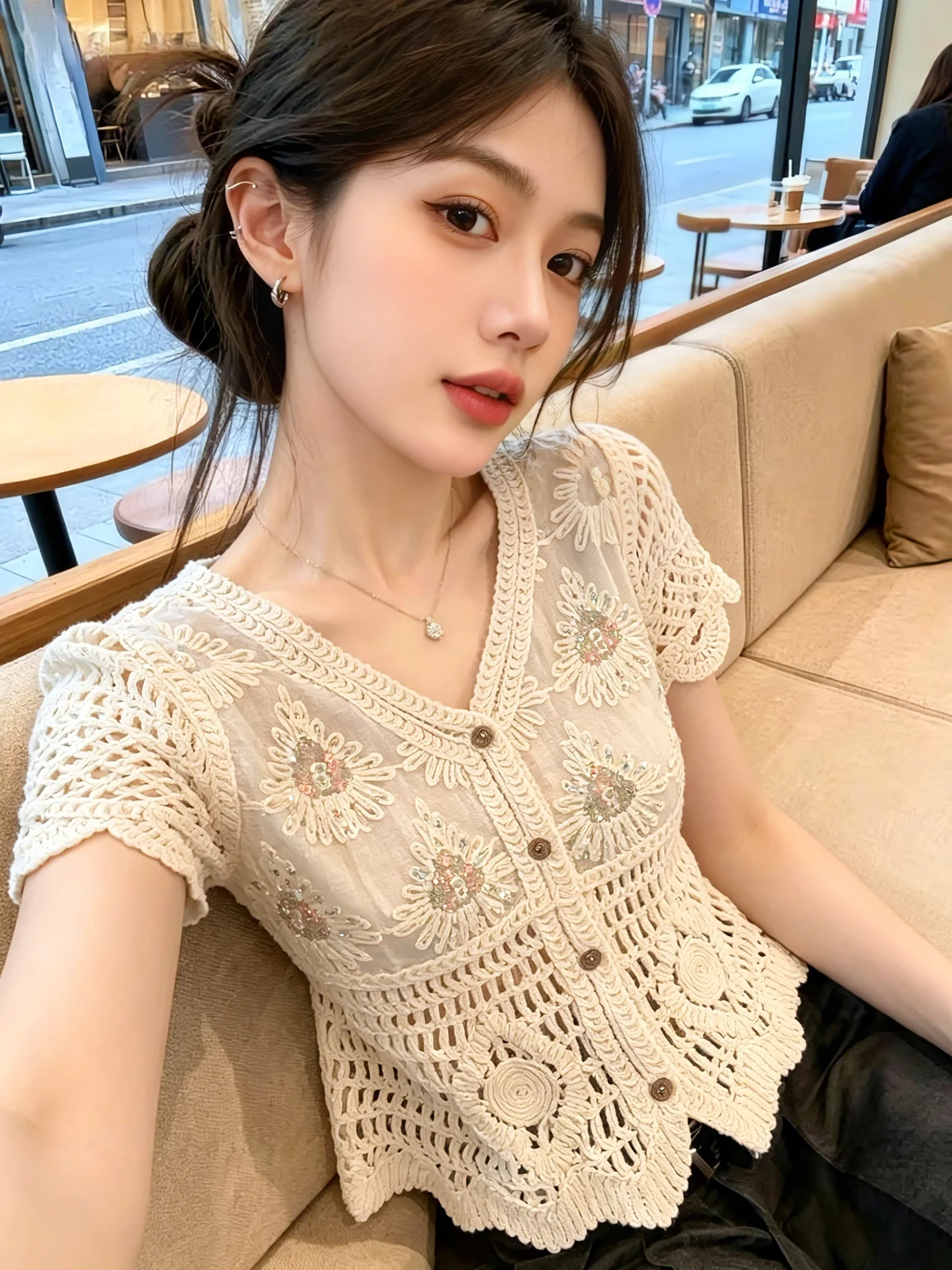 Slimming Mesh Knit Short Sleeve Hollow out Summer Top for Women Korean Style V-Neck Straight Cut Thin Fabric Fashionable
Slimming Mesh Knit Short Sleeve Hollow out Summer Top for Women Korean Style V-Neck Straight Cut Thin Fabric Fashionable