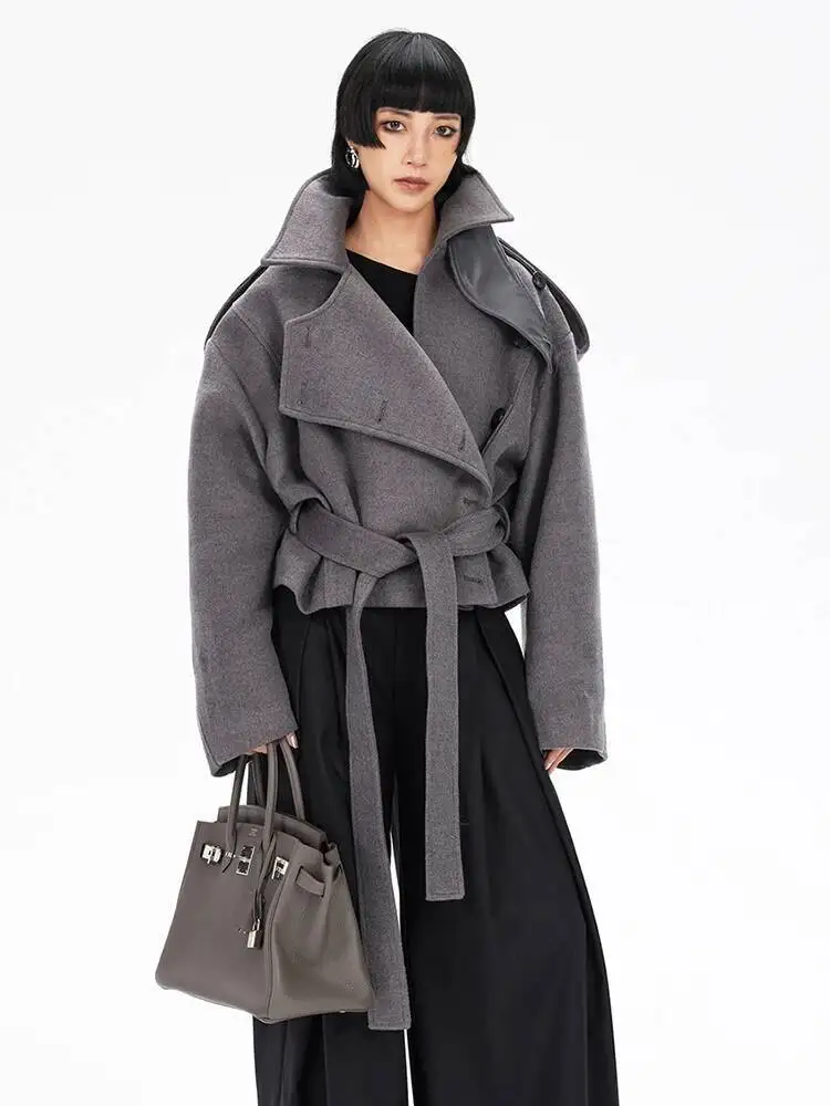 HUISONG темно-серое пальто с поясом большого размера, теплое шерстяное пальто, новое женское пальто с лацканами и длинными рукавами, модная куртка Tide, осень-зима 2025 gmktij
HUISONG темно-серое пальто с поясом большого размера, теплое шерстяное пальто, новое женское пальто с лацканами и длинными рукавами, модная куртка Tide, осень-зима 2025 gmktij