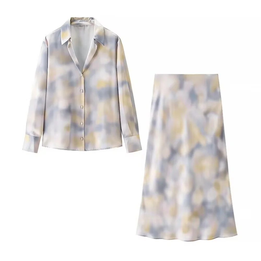 UNIZERA Women's Fashion Loose Tie Dyed Silk Texture Hanging Collar Shirt Half Skirt Spring/Summer New Casual Women's Wear
UNIZERA Women's Fashion Loose Tie Dyed Silk Texture Hanging Collar Shirt Half Skirt Spring/Summer New Casual Women's Wear