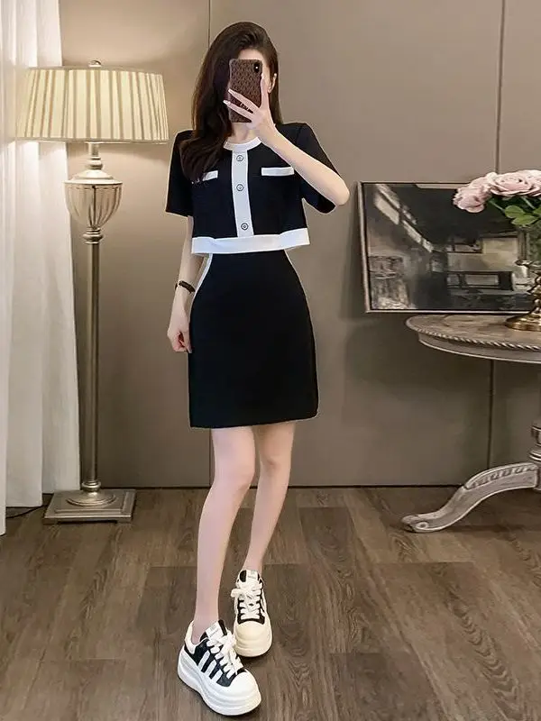 Fashionable Summer Outfit Set Women's Short Sleeve High Waist Shorts Two Piece Set Youthful Elegant Style Korean Trend 2026
Fashionable Summer Outfit Set Women's Short Sleeve High Waist Shorts Two Piece Set Youthful Elegant Style Korean Trend 2026