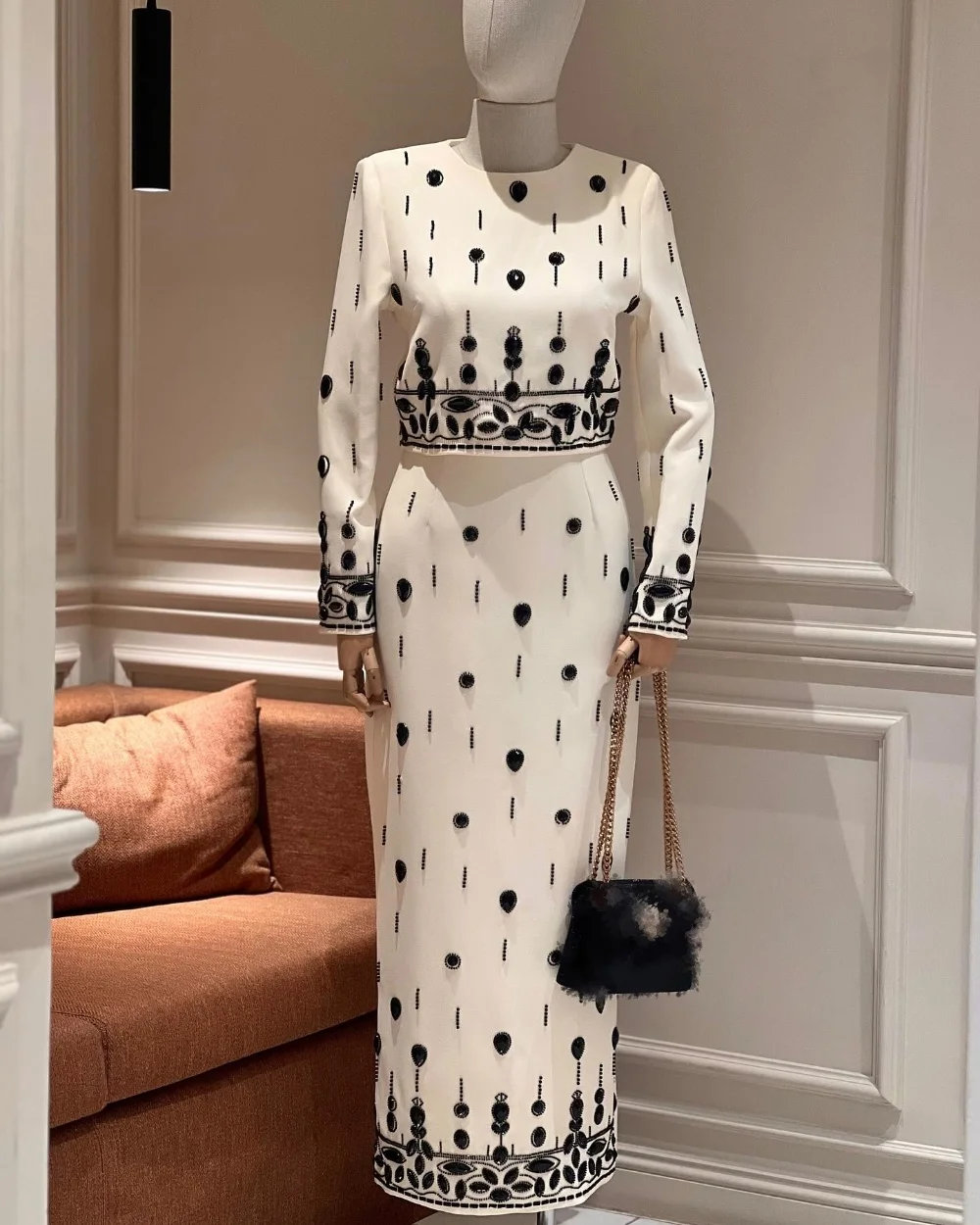 Customized Fashion Jersey Pleat Sequined Pattern Straight Scoop Neck Long Prom Dresses Luxury Party Intricate Exquisite
Customized Fashion Jersey Pleat Sequined Pattern Straight Scoop Neck Long Prom Dresses Luxury Party Intricate Exquisite