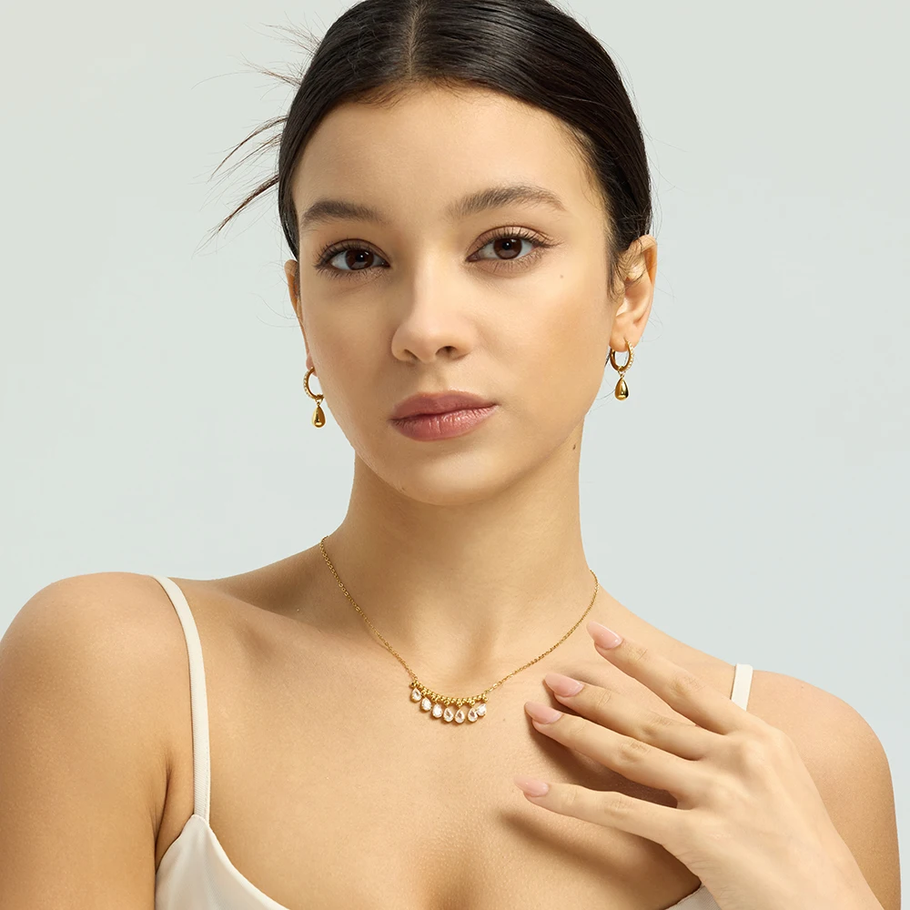 Sparkling Waterdrop Cubic Zirconia Pendant Necklace Earrings 18K Gold Plated Stainless Steel Luxury Jewelry Gift for Women
Sparkling Waterdrop Cubic Zirconia Pendant Necklace Earrings 18K Gold Plated Stainless Steel Luxury Jewelry Gift for Women
