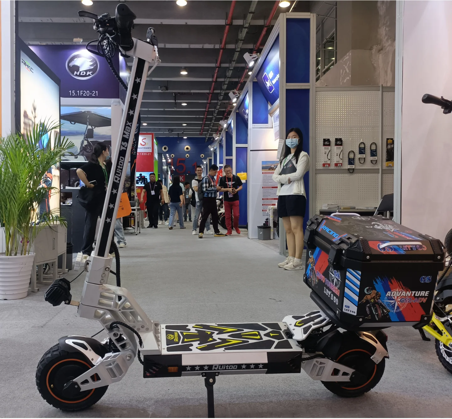 Ruitoo T3Max Electric Scooter For Adults Powerful Dual Motor 3200w 27ah Battery Fast Travel Product
Ruitoo T3Max Electric Scooter For Adults Powerful Dual Motor 3200w 27ah Battery Fast Travel Product