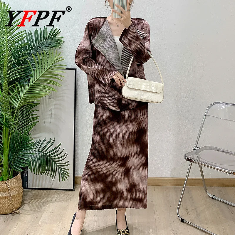 YFPF Fashion Printing Pleated Design 2 Piece Set For Women Lapel Jacket + Long Skirts Elegant 2025 New Female Clothing 3A271
YFPF Fashion Printing Pleated Design 2 Piece Set For Women Lapel Jacket + Long Skirts Elegant 2025 New Female Clothing 3A271