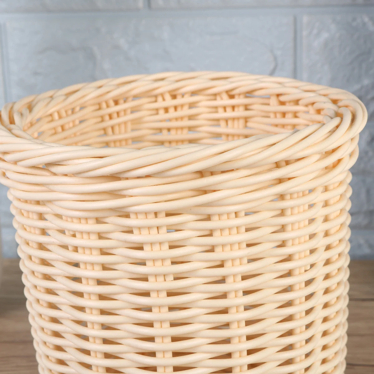 Imitation Rattan Pen Holder Storage Basket Desk Office Plastic Weaving Design Sundries Organizer Gift
Imitation Rattan Pen Holder Storage Basket Desk Office Plastic Weaving Design Sundries Organizer Gift