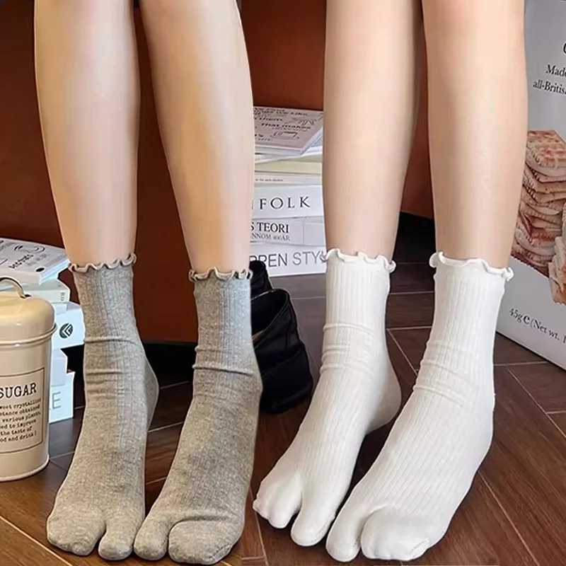 4 пары новых носков в стиле Харадзюку с рюшами и раздельным носком, японские однотонные чулки средней длины Kawaii, хлопковые носки высокого качества для девочек
4 пары новых носков в стиле Харадзюку с рюшами и раздельным носком, японские однотонные чулки средней длины Kawaii, хлопковые носки высокого качества для девочек