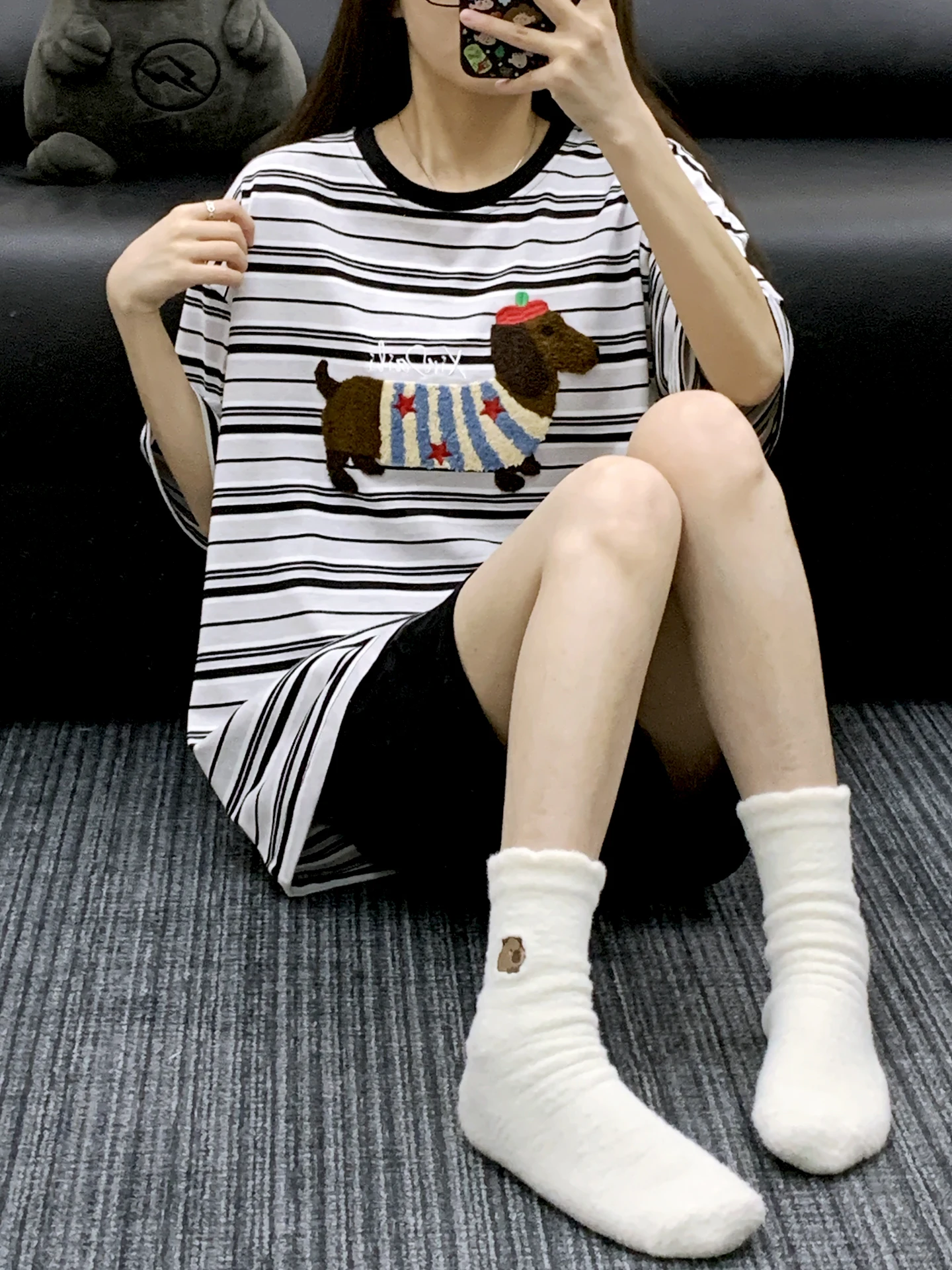 Хлопковые парные пижамы с круглым вырезом и коротким рукавом, в полоску, с принтом таксы, летние, новый стиль, шорты, милый домашний комплект одежды
Хлопковые парные пижамы с круглым вырезом и коротким рукавом, в полоску, с принтом таксы, летние, новый стиль, шорты, милый домашний комплект одежды