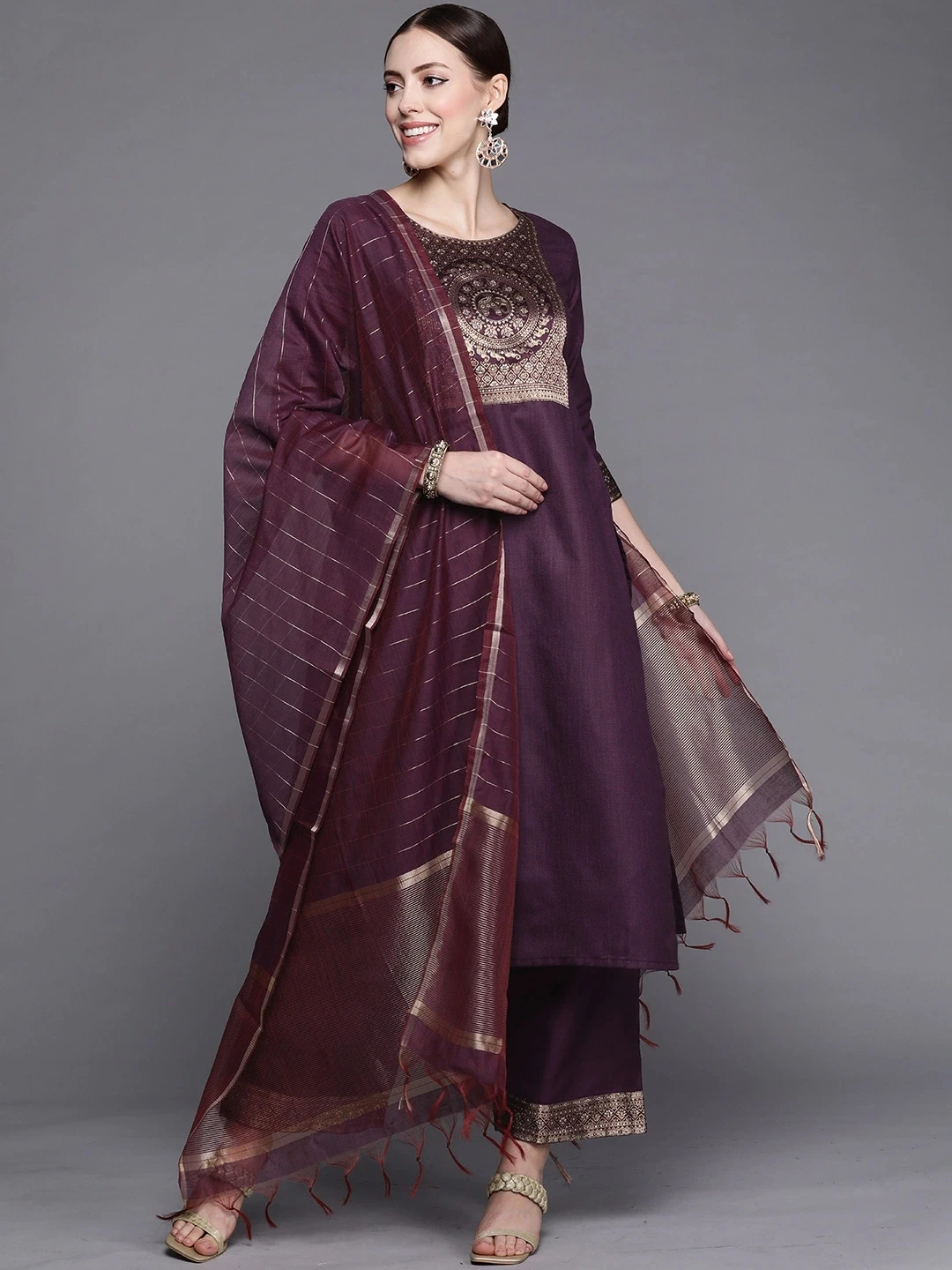 Traditional Indian Clothing 3-piece Jacquard Set And A Medium Length Cotton Blend Set In Purple Indian Saree Indian Sari
Traditional Indian Clothing 3-piece Jacquard Set And A Medium Length Cotton Blend Set In Purple Indian Saree Indian Sari