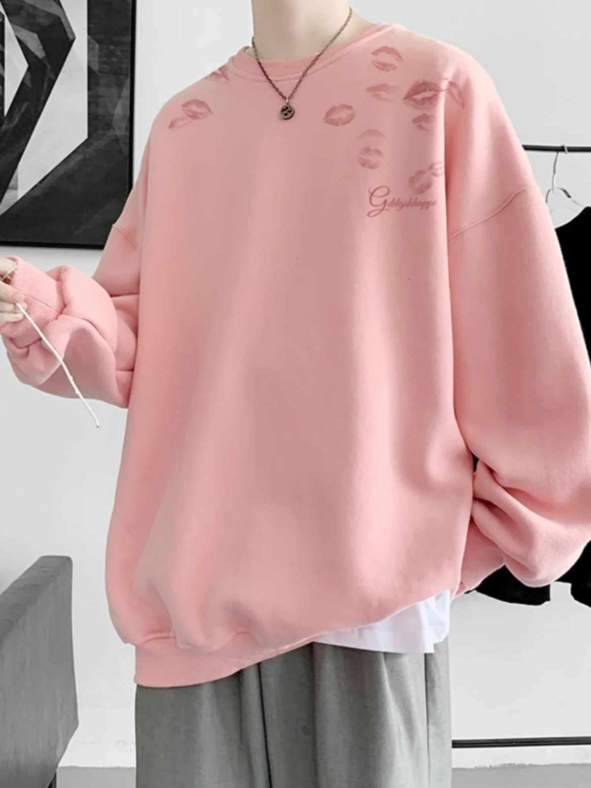 Розовая толстовка с длинными рукавами, мужская свободная куртка в американском стиле, молодежная модная верхняя одежда на весну и осень, повседневная удобная куртка
Розовая толстовка с длинными рукавами, мужская свободная куртка в американском стиле, молодежная модная верхняя одежда на весну и осень, повседневная удобная куртка