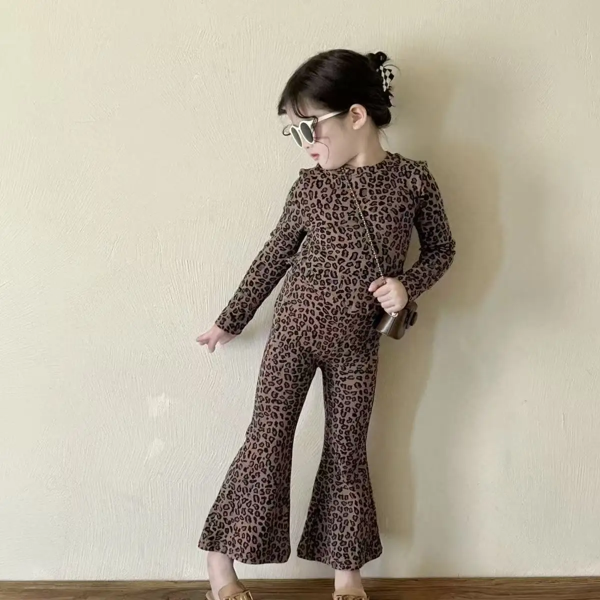 Korean Children's Clothing Female Baby Leopard Suit 2025 New Autumn Children's Fashion Models Stretch Knit Two-piece Outwear
Korean Children's Clothing Female Baby Leopard Suit 2025 New Autumn Children's Fashion Models Stretch Knit Two-piece Outwear