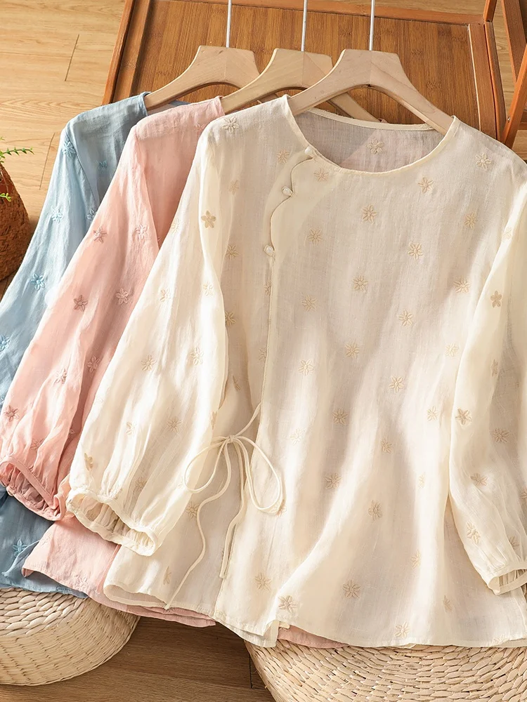 Loose Casual Blue Embroidered Women's Shirt New Chinese Style Summer Seven Sleeve Loose Fit Comfortable Top round Neck Button...
Loose Casual Blue Embroidered Women's Shirt New Chinese Style Summer Seven Sleeve Loose Fit Comfortable Top round Neck Button...