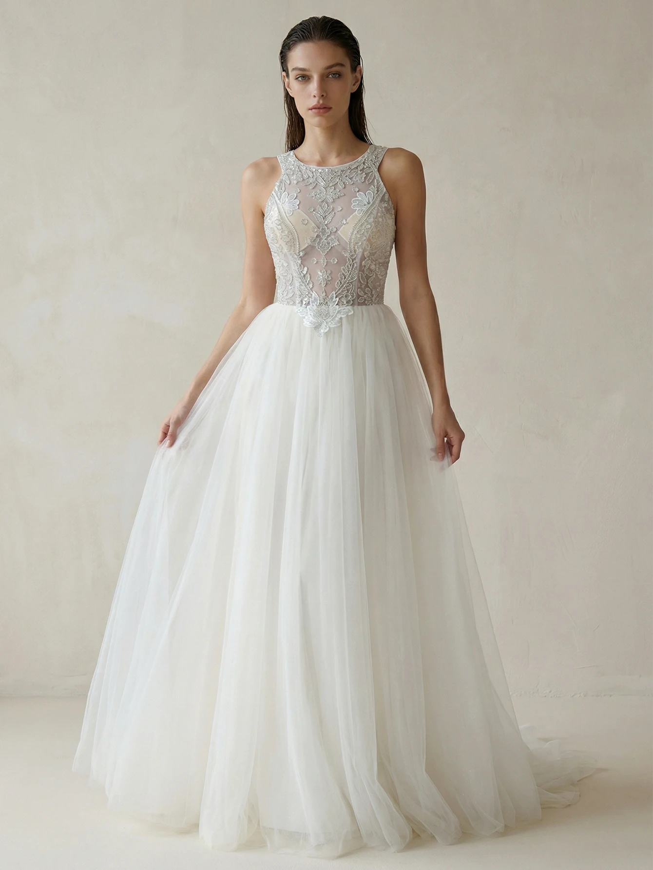 Gardenwed 2026 Romantic Ivory Wedding Dress, Illusion Neckline Sleeveless Tulle Elegant Party Dresses Ball Gown
Gardenwed 2026 Romantic Ivory Wedding Dress, Illusion Neckline Sleeveless Tulle Elegant Party Dresses Ball Gown