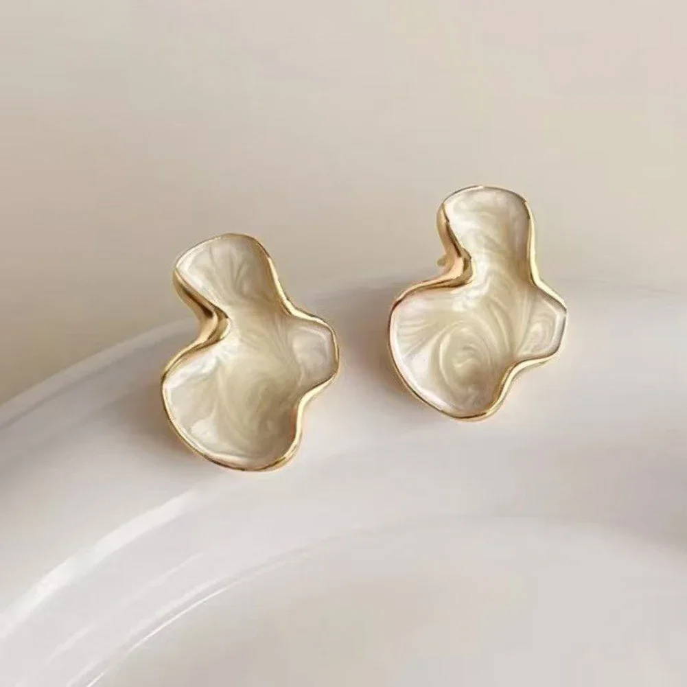Simple Temperament Women Jewelry Artistic Abstract Cloud Irregular Stud Earrings Colorful Glaze Heart Geometric Drop Earrings
Simple Temperament Women Jewelry Artistic Abstract Cloud Irregular Stud Earrings Colorful Glaze Heart Geometric Drop Earrings