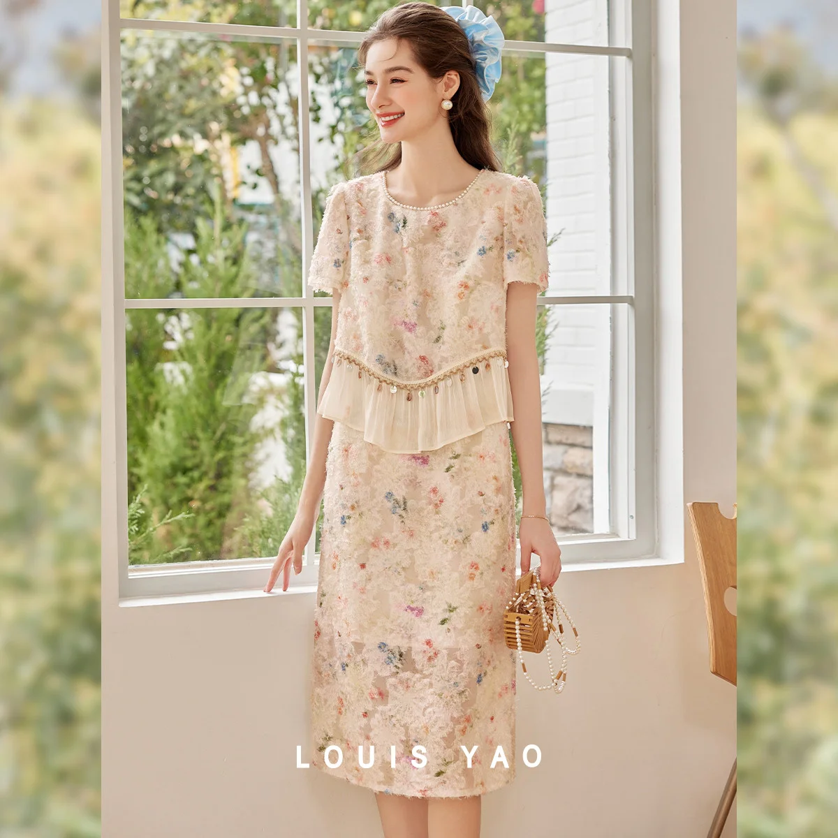 LOUIS YAO Fake Two-Piece Gentle Sweet Dress 2026 Summer Floral Cutout Beaded Detail Round Neck Lace Splicing Women's Dress
LOUIS YAO Fake Two-Piece Gentle Sweet Dress 2026 Summer Floral Cutout Beaded Detail Round Neck Lace Splicing Women's Dress