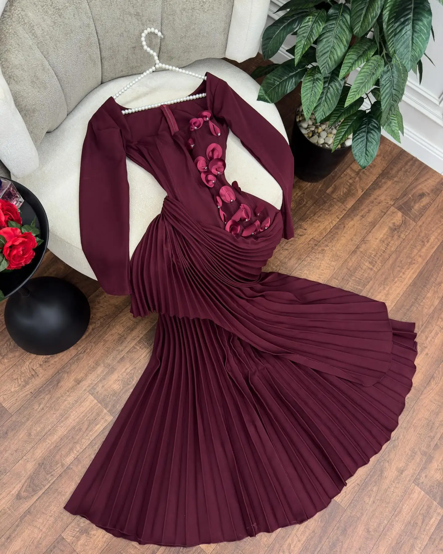 Customized Modern Jersey A-Line Crystal 3D Flowers Evening Dress High Quality Long Sleeves Square Neck Floor Length prom dresses 
Customized Modern Jersey A-Line Crystal 3D Flowers Evening Dress High Quality Long Sleeves Square Neck Floor Length prom dresses