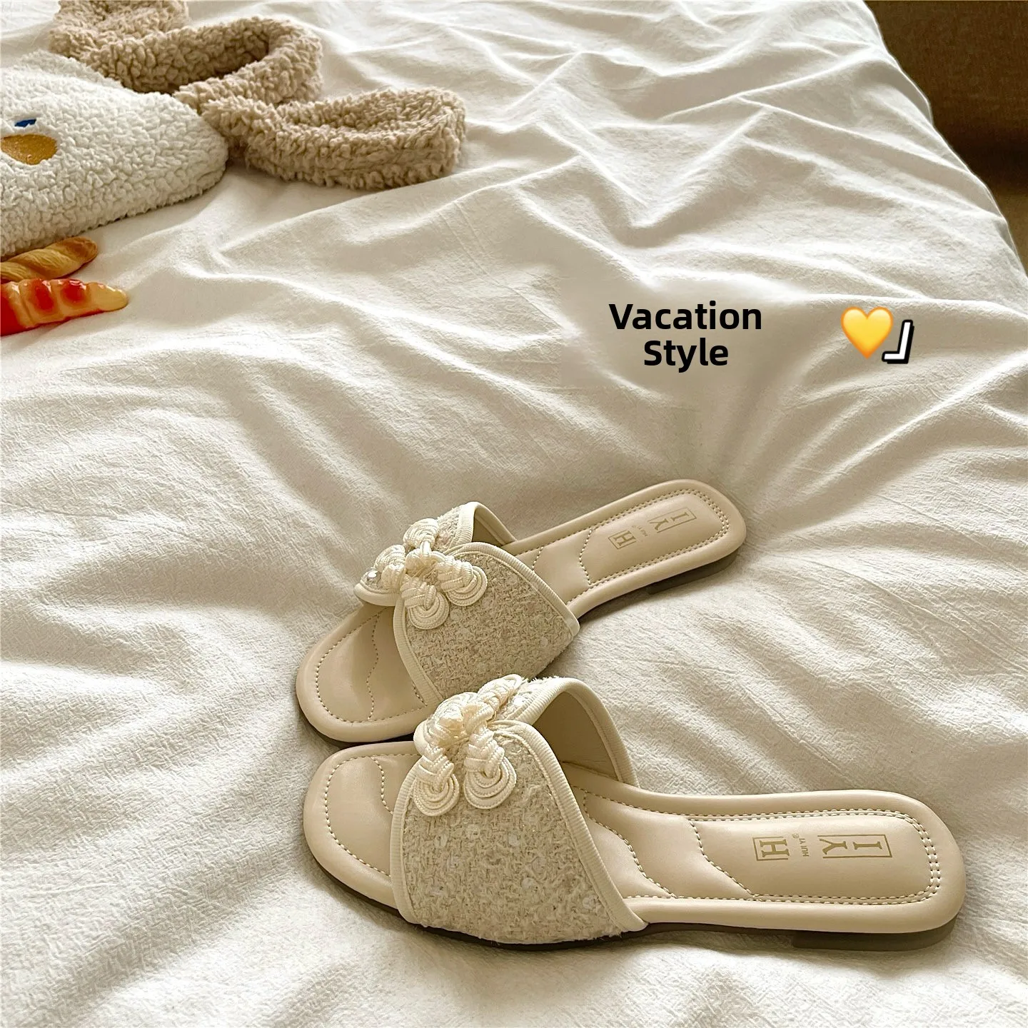 Exquisite Embroidery Breathable Outerwear Women's Slip-On Sandals Summer Anti-Slip Lazy Person's Slippers Korean Style Hollow...
Exquisite Embroidery Breathable Outerwear Women's Slip-On Sandals Summer Anti-Slip Lazy Person's Slippers Korean Style Hollow...