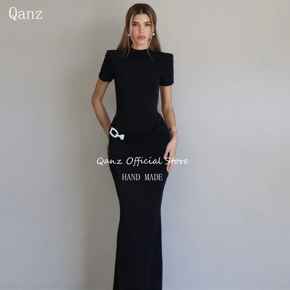 Qanz Modest Black Satin Evening Dresses Mermaid Short Sleeves Robes De Soirée High Neck Women Vestidos De Fiesta Customized
Qanz Modest Black Satin Evening Dresses Mermaid Short Sleeves Robes De Soirée High Neck Women Vestidos De Fiesta Customized