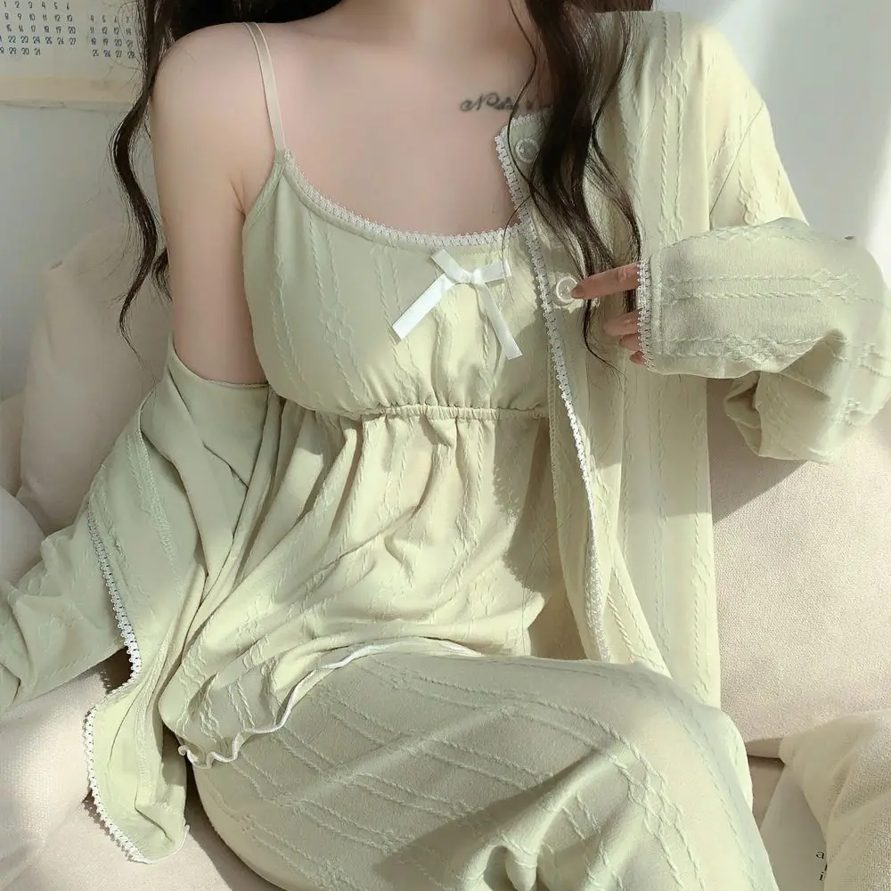 Pajamas Female Long-Sleeved Spring And Autumn Suspenders Trousers Three-Piece Set With Cushion Sweet Pajamas Homewear Suit 2024
Pajamas Female Long-Sleeved Spring And Autumn Suspenders Trousers Three-Piece Set With Cushion Sweet Pajamas Homewear Suit 2024