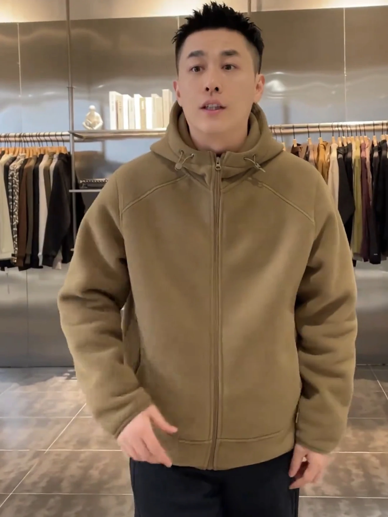 Autumn Winter Thiened Double-sided Fce Hooded Jaet Men's Versatile Warm Zipper Sweatirt Casual Loose Fit Pure Color
Autumn Winter Thiened Double-sided Fce Hooded Jaet Men's Versatile Warm Zipper Sweatirt Casual Loose Fit Pure Color