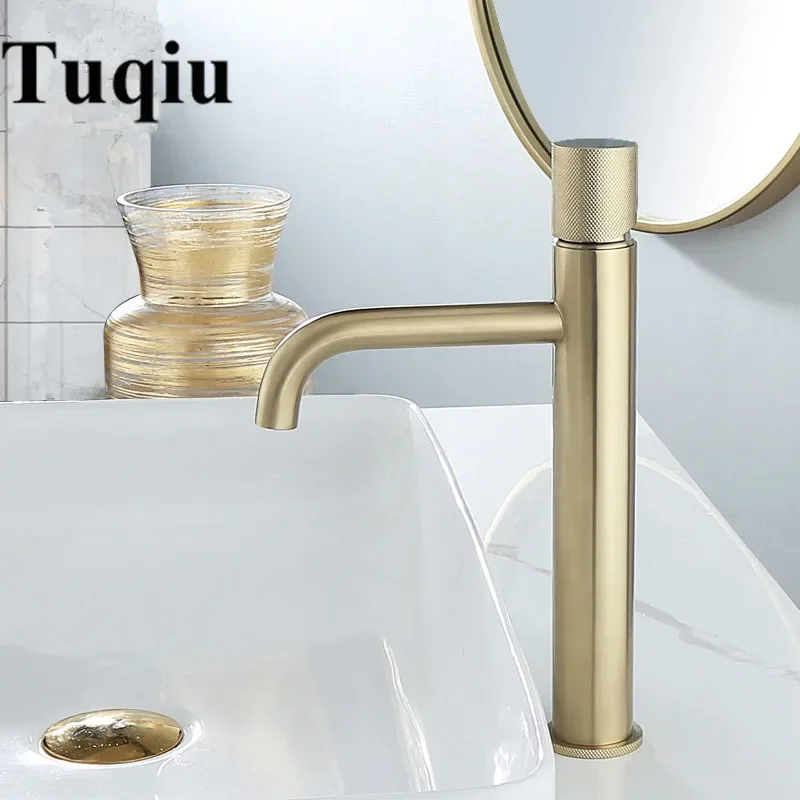 Rose Gold Basin Faucet Modern Bathroom Sink Mixer Tap Brass Wash basin Faucet Single Handle Single Hole Crane For Bathroom
Rose Gold Basin Faucet Modern Bathroom Sink Mixer Tap Brass Wash basin Faucet Single Handle Single Hole Crane For Bathroom