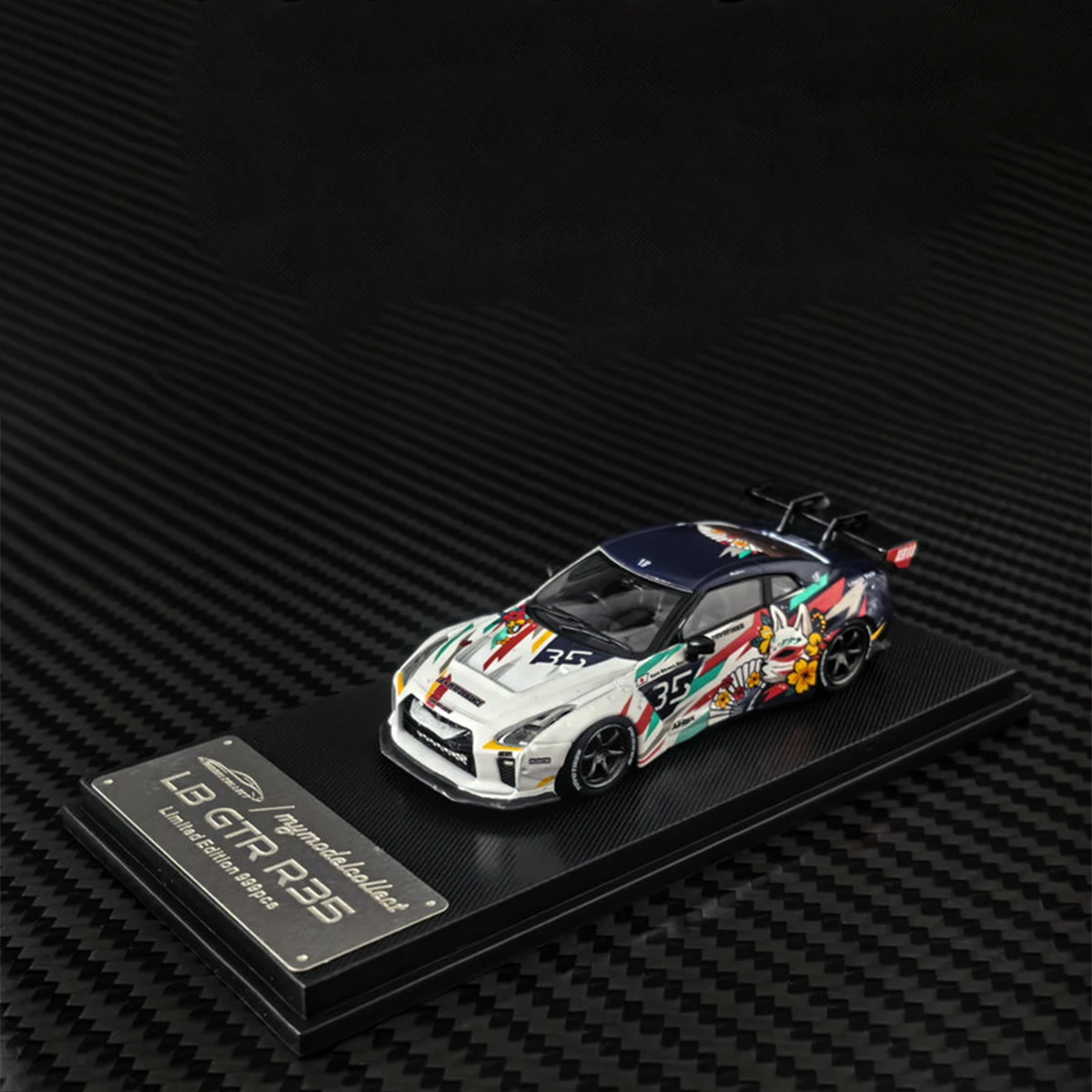 MC 1:64 Nissan GT-R R35 LB Anime Livery Alloy Diecast Model Car Collectible Gift Static Ornament
MC 1:64 Nissan GT-R R35 LB Anime Livery Alloy Diecast Model Car Collectible Gift Static Ornament